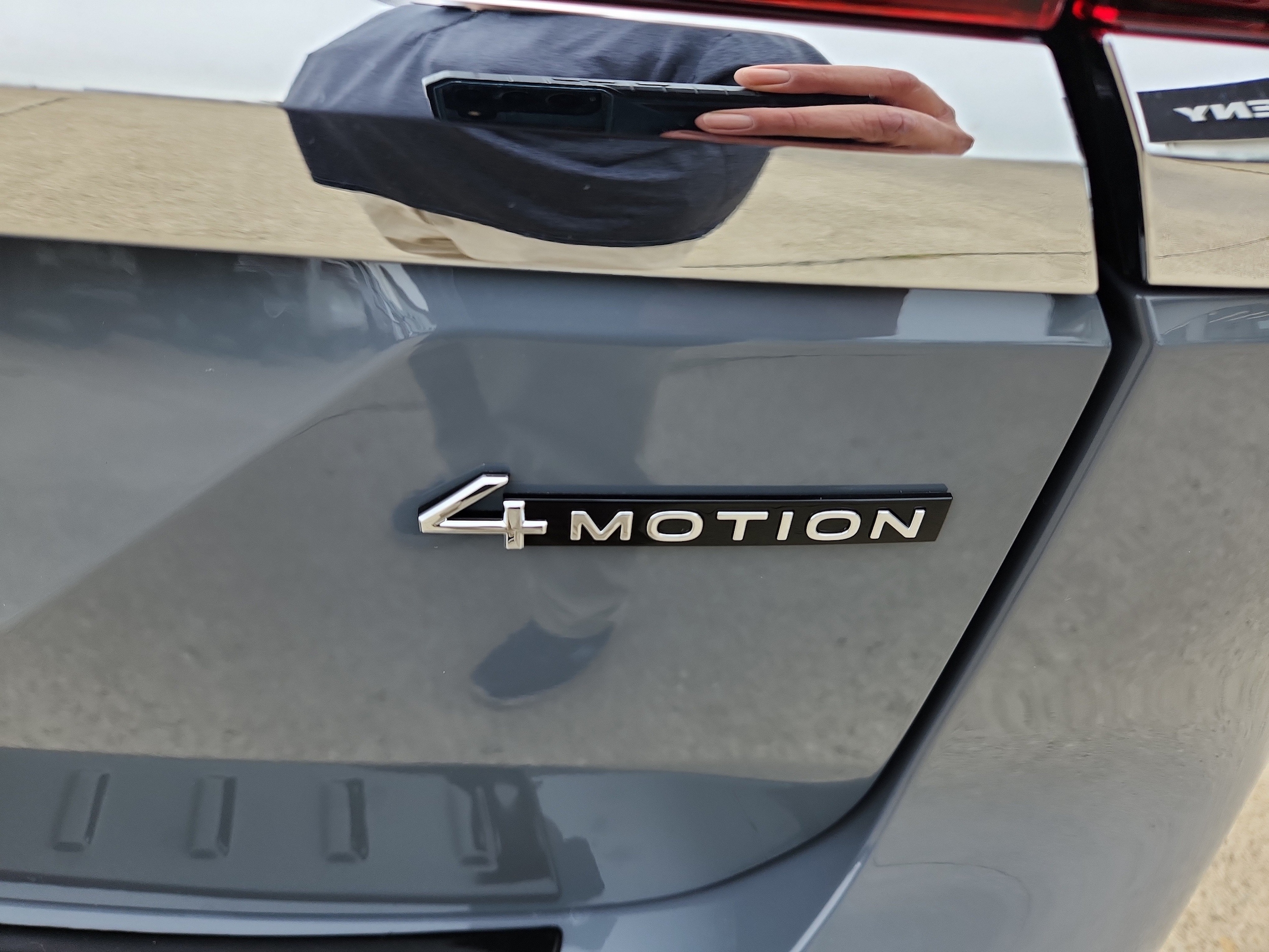2026 Volkswagen Atlas SEL Premium R-Line - Photo 7