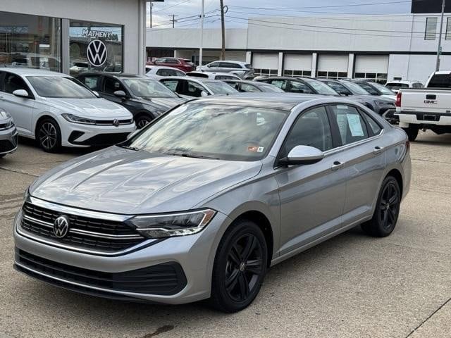 2023 Volkswagen Jetta SE's photo