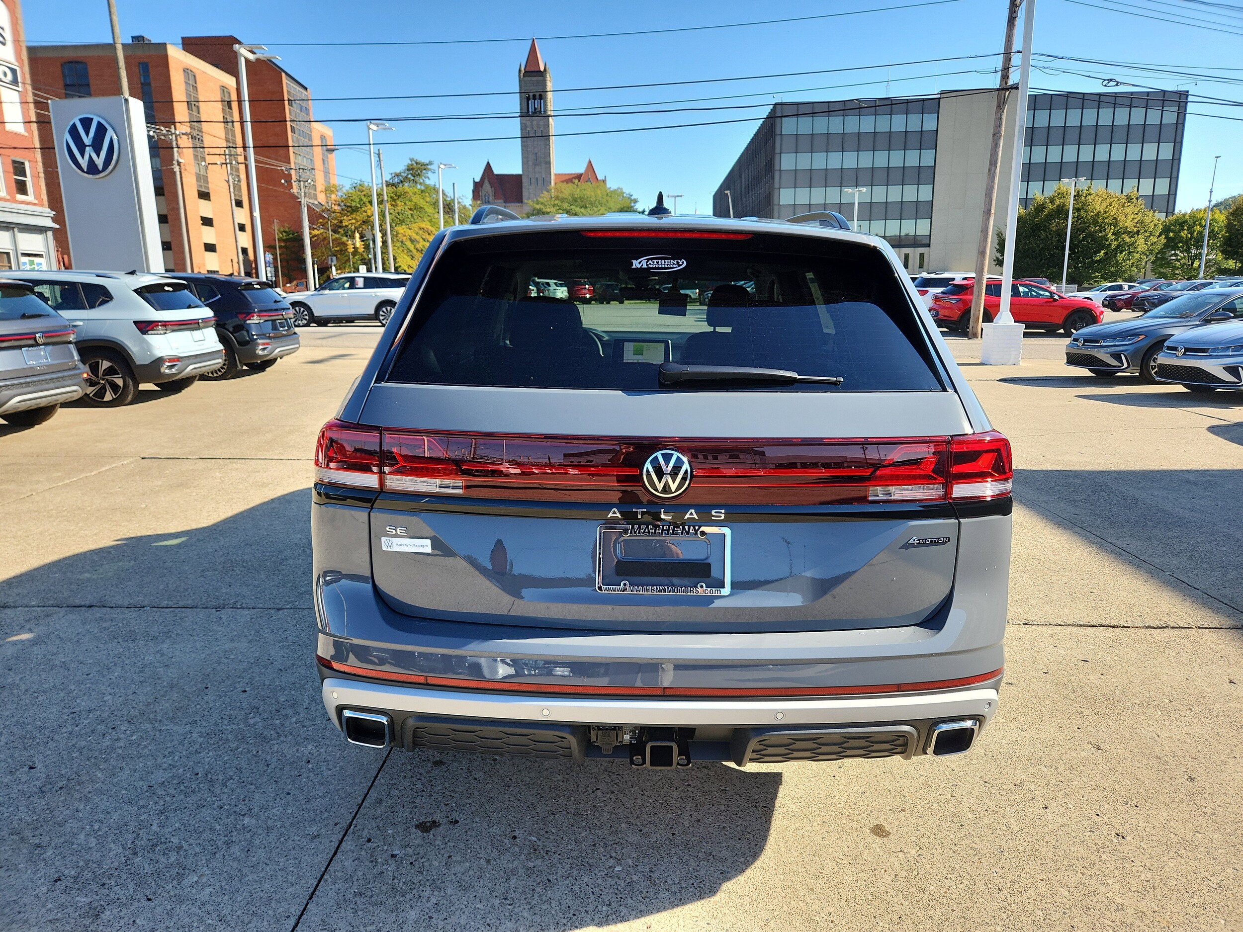 2026 Volkswagen Atlas Peak Edition SE photo 2