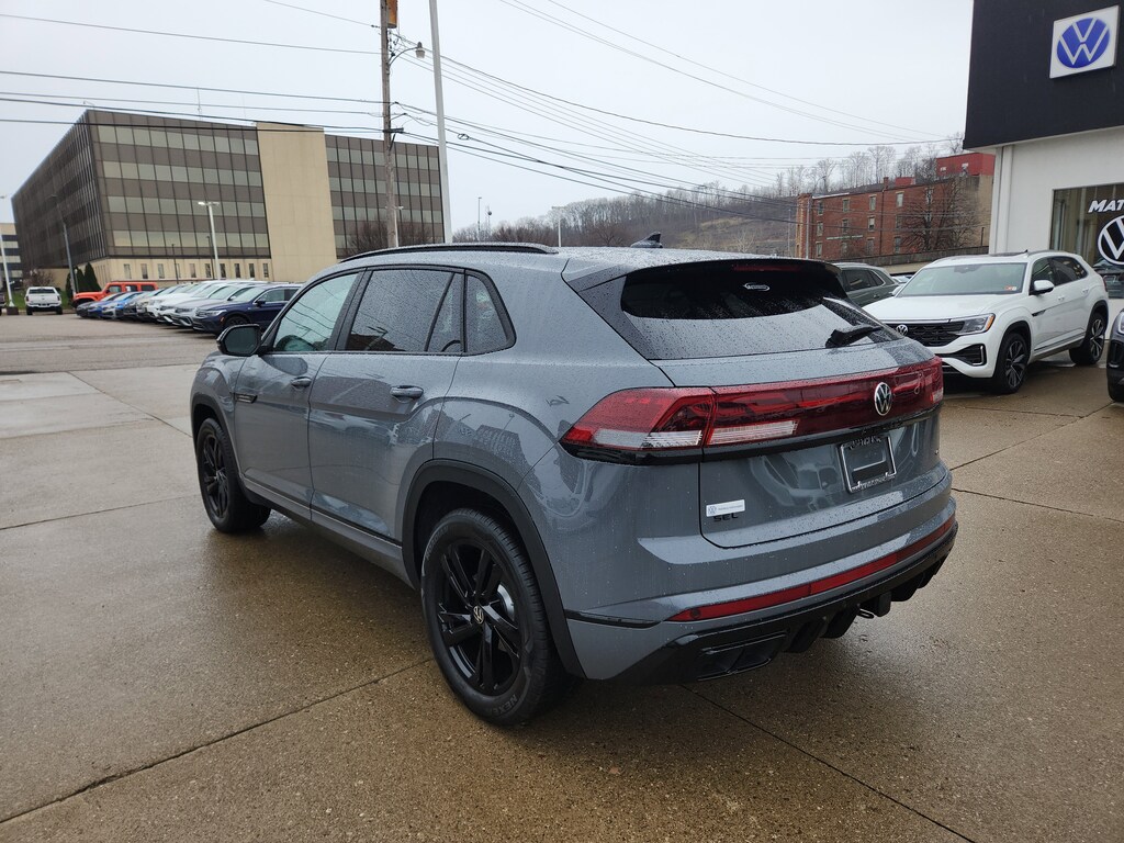 New 2026 Volkswagen Atlas Cross Sport 2.0T SEL R-Line Black SUV