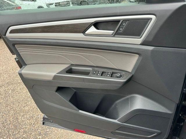 2023 Volkswagen Atlas SE - Photo 16