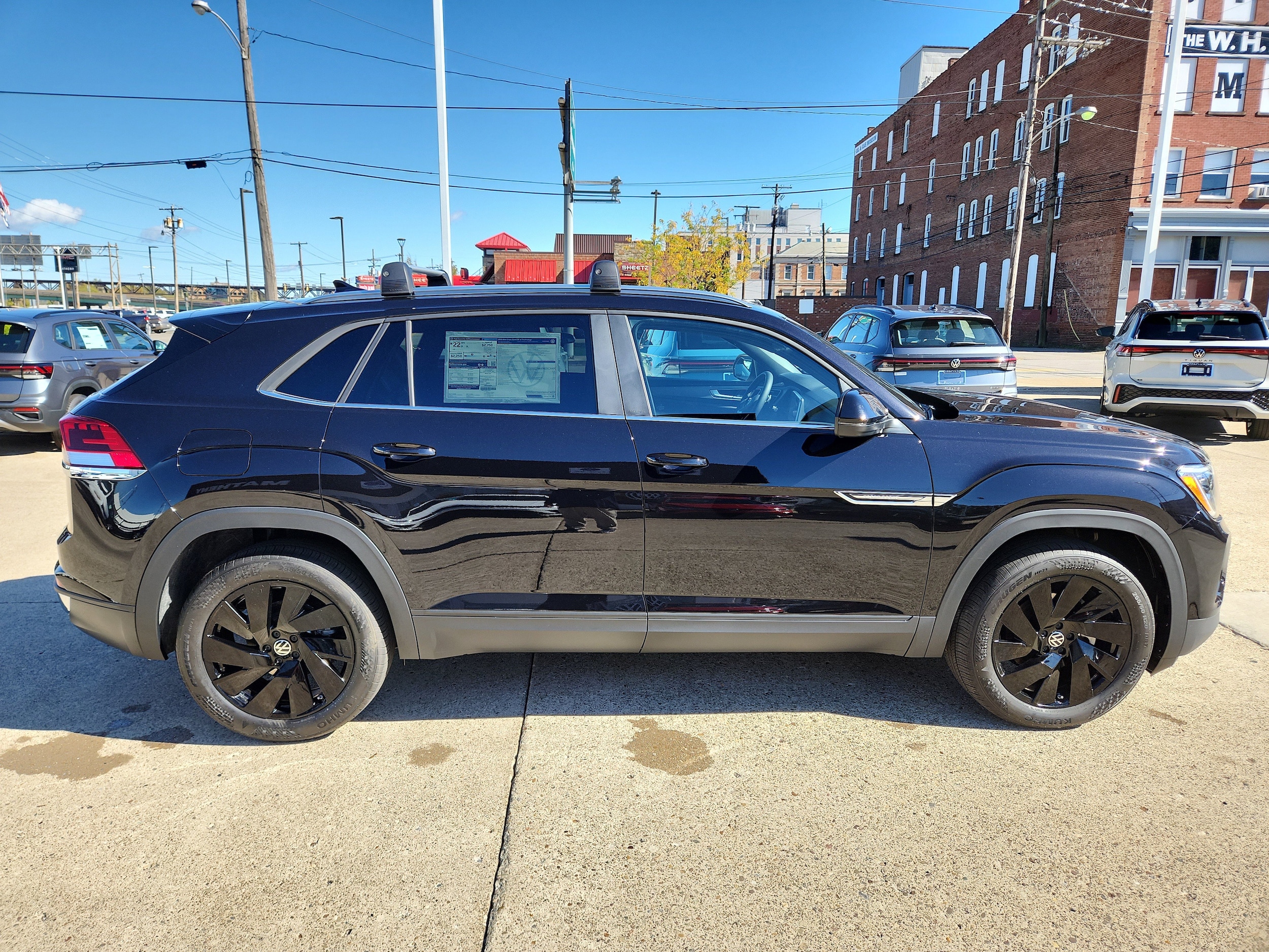2026 Volkswagen Atlas Cross Sport SE w/Tech - Photo 7