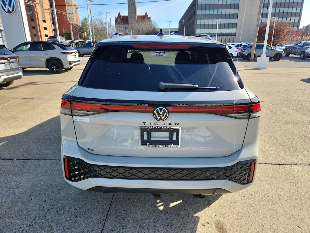 New 2026 Volkswagen Tiguan 2.0T SE R-Line Black SUV