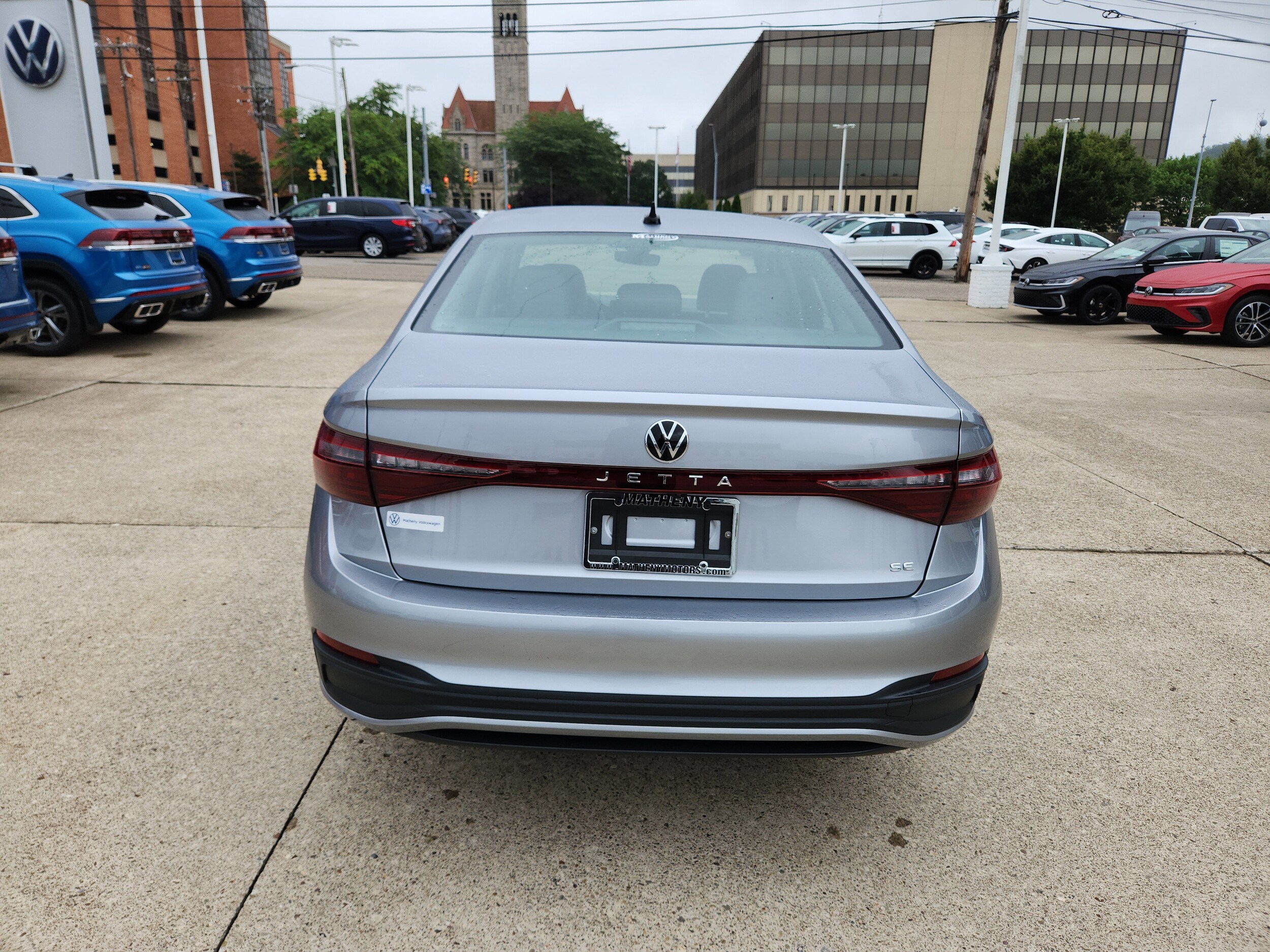 2025 Volkswagen Jetta 1.5T SE photo 3