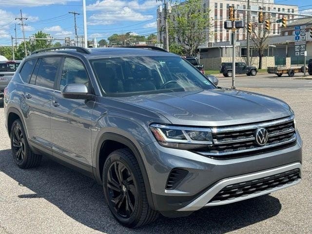 2022 Volkswagen Atlas SE w/Tech - Photo 8