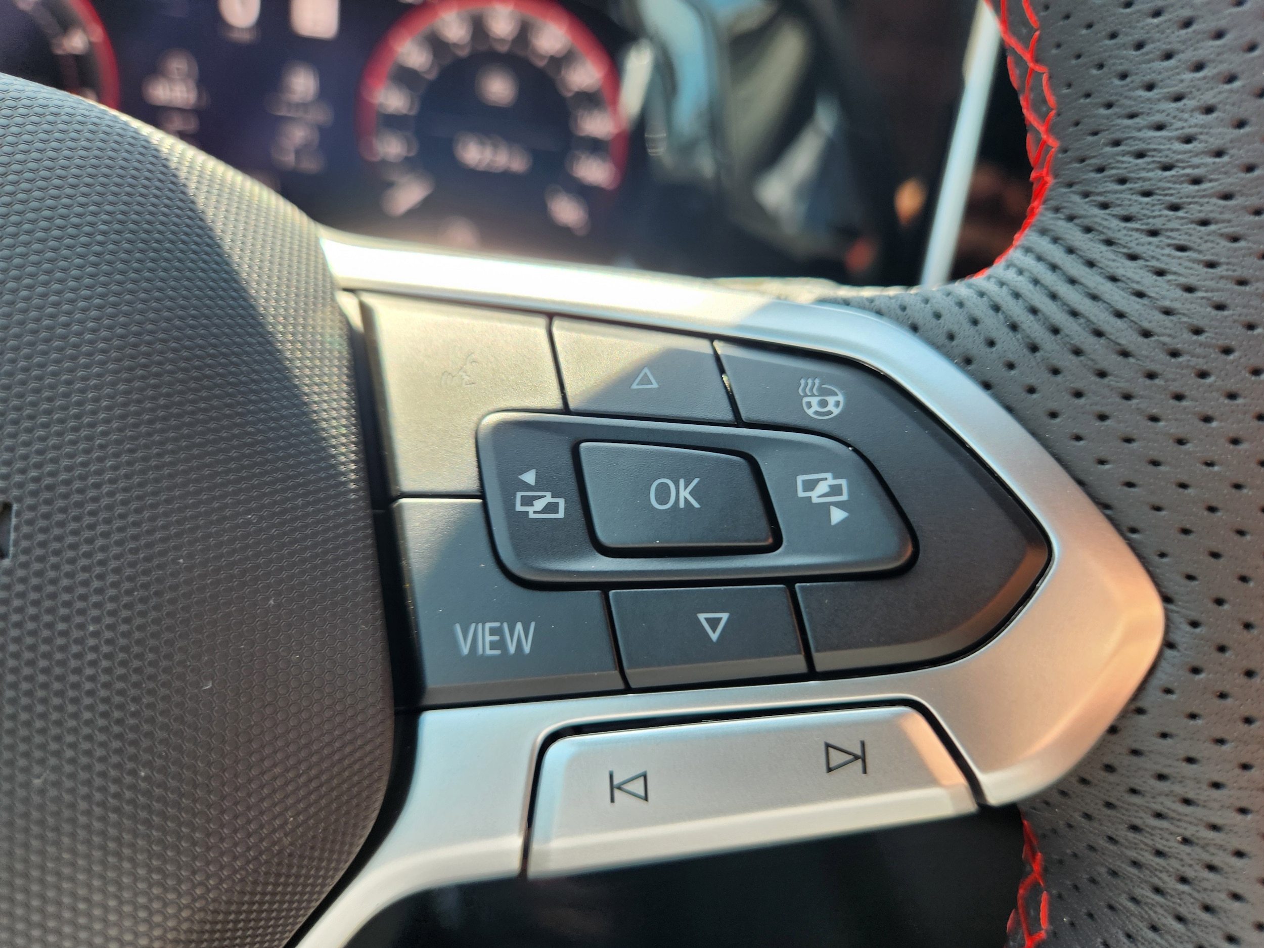 2025 Volkswagen Golf GTI SE - Photo 16