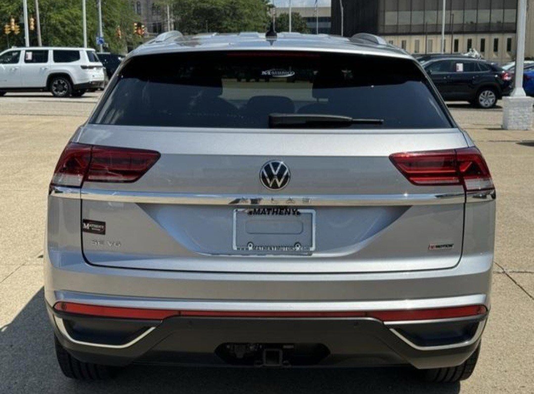 2020 Volkswagen Atlas Cross Sport V6 SE Technology photo 2