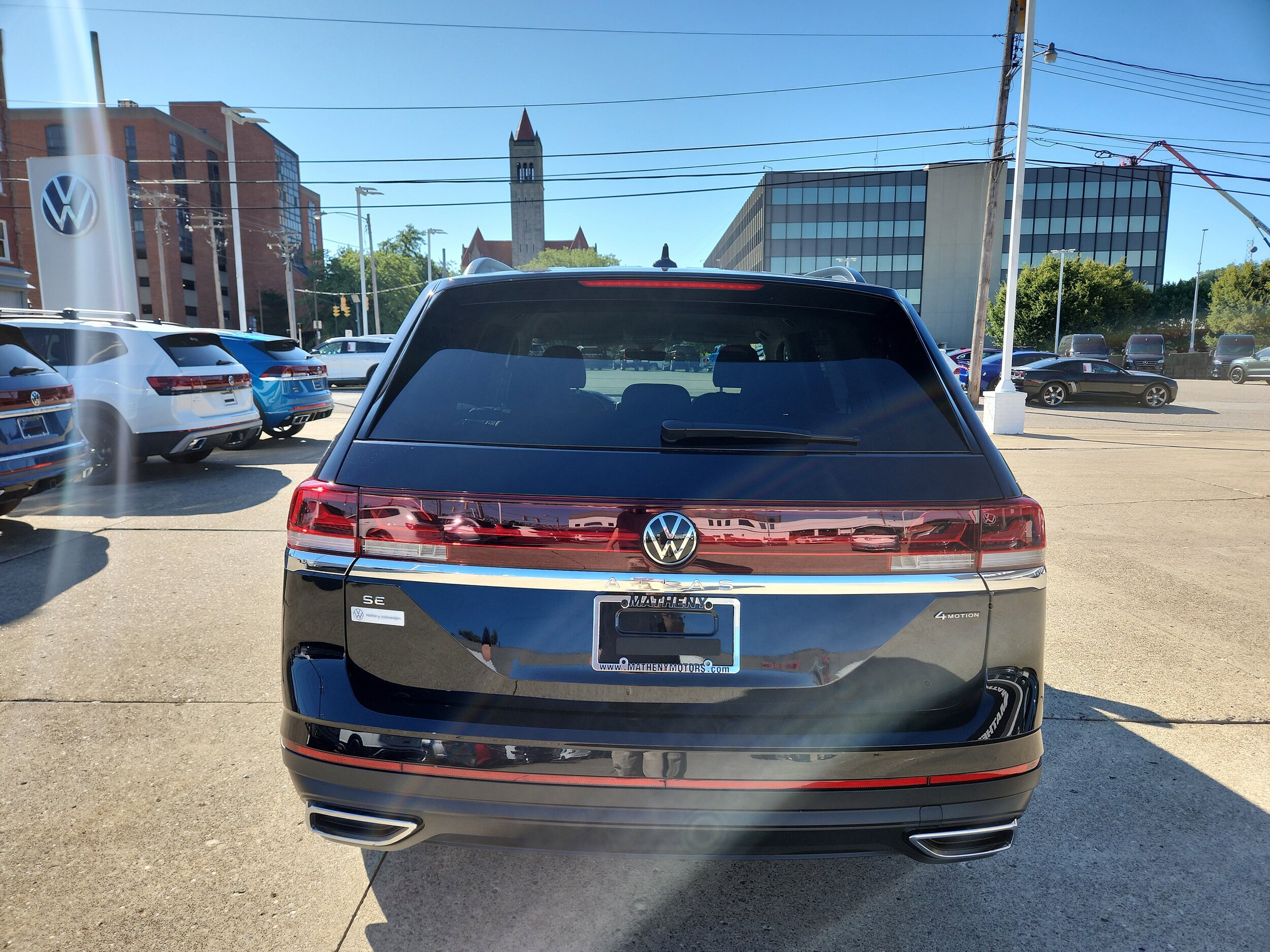 2026 Volkswagen Atlas SE photo 3