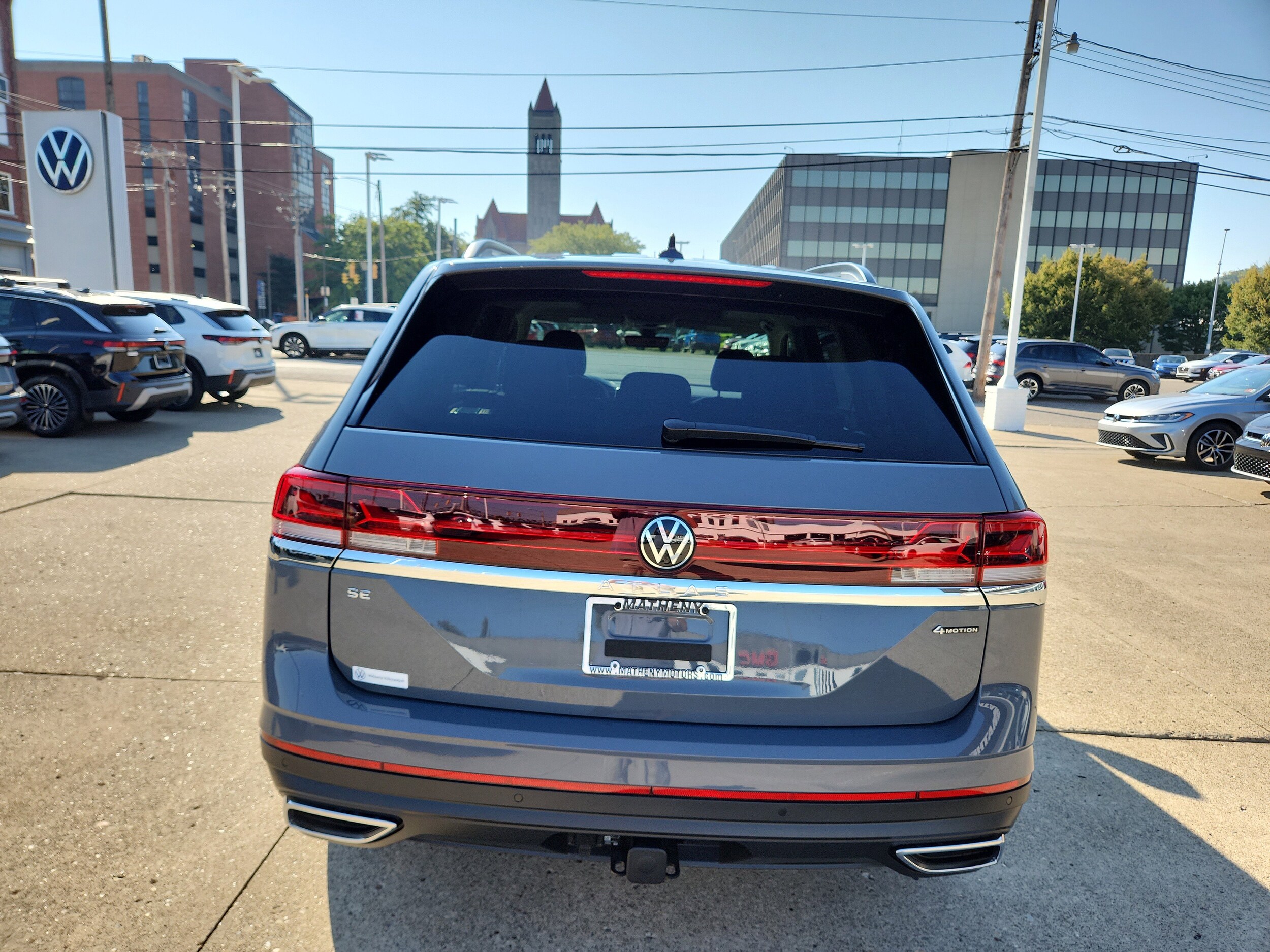 2026 Volkswagen Atlas SE Technology photo 3