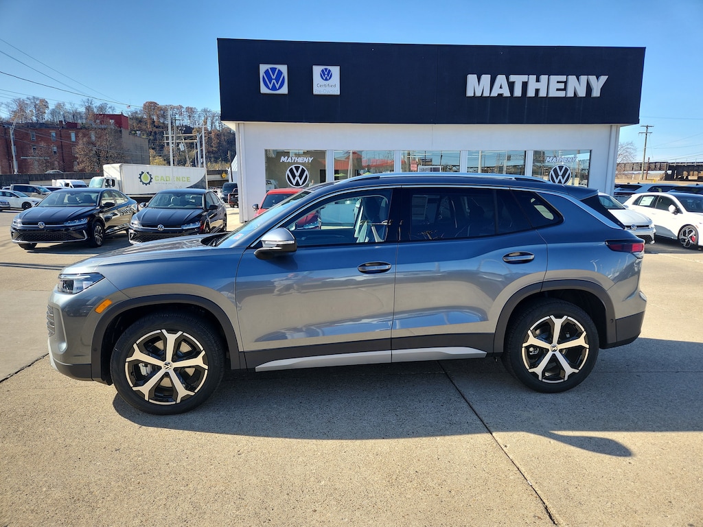 New 2026 Volkswagen Tiguan 2.0T SE SUV