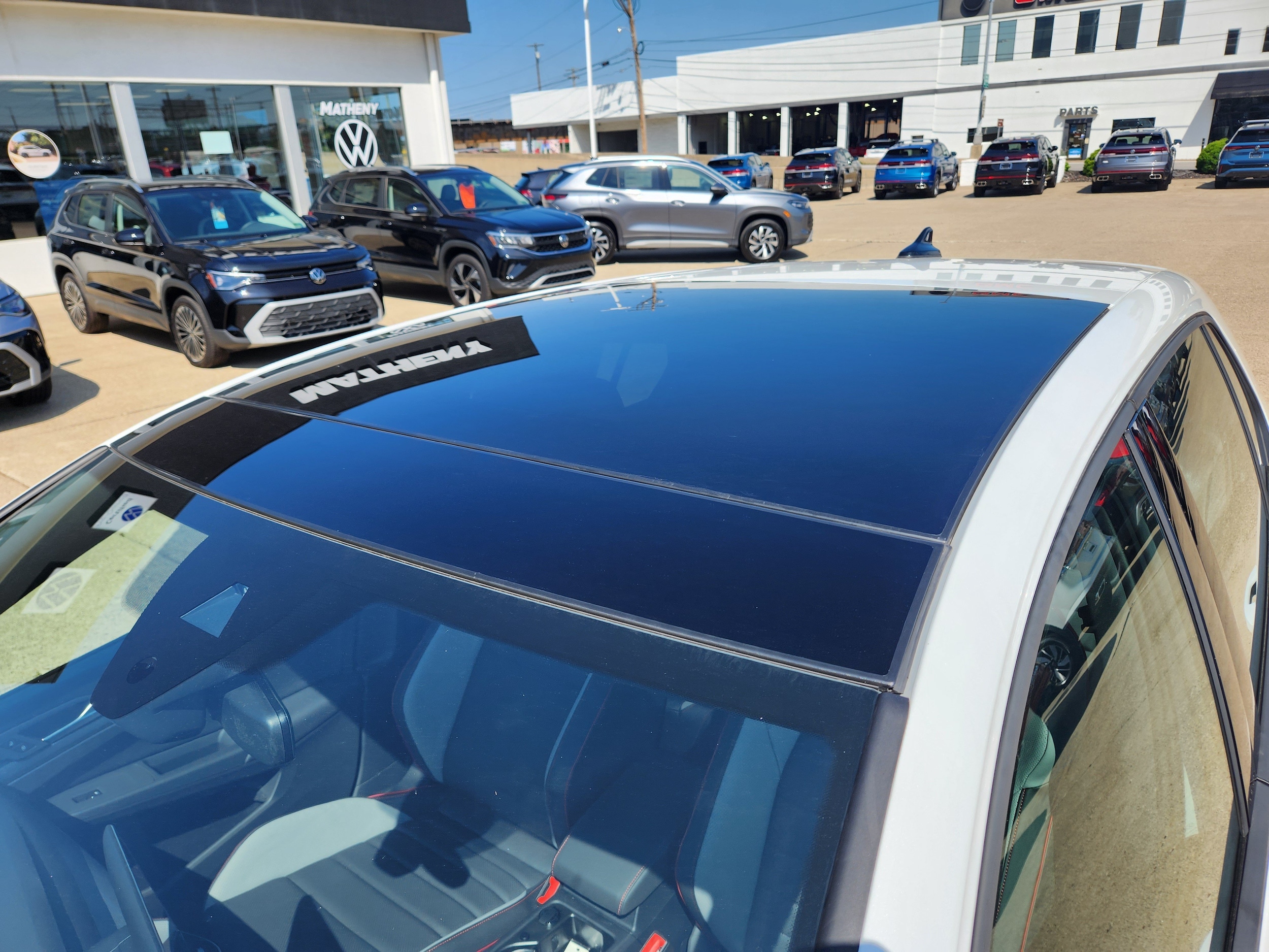 2025 Volkswagen Golf GTI SE - Photo 10