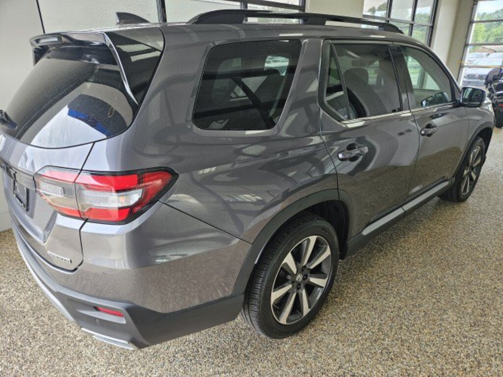 Used 2024 Honda Pilot Touring SUV