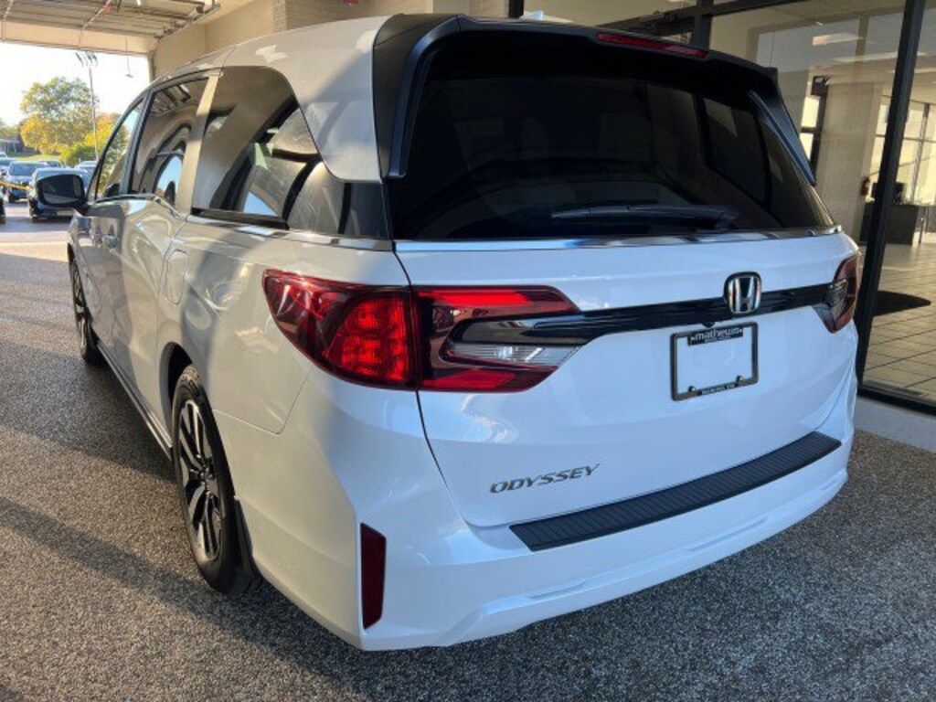 New 2026 Honda Odyssey EX-L Van Passenger