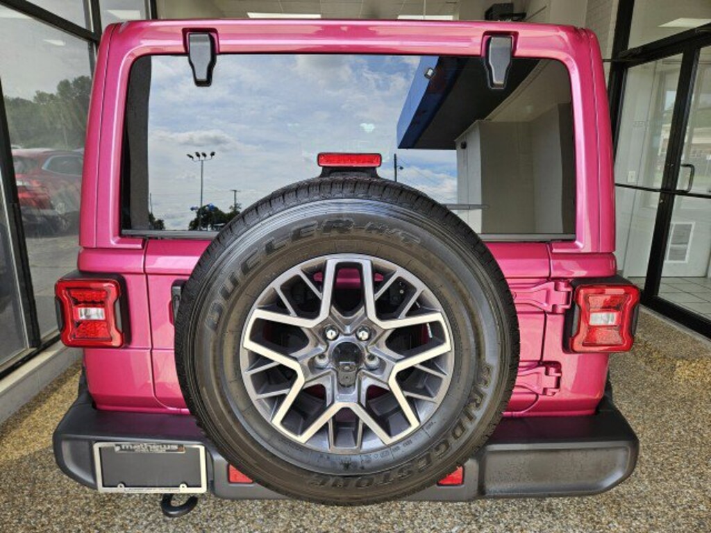 Used 2024 Jeep Wrangler Sahara SUV