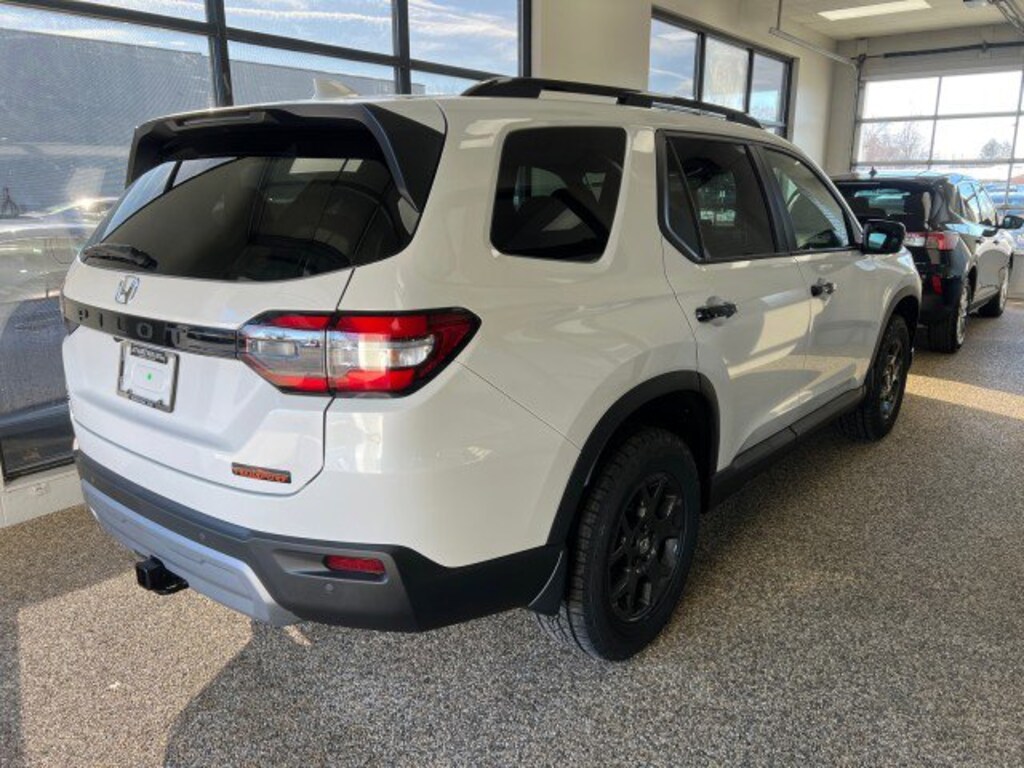 New 2025 Honda Pilot TrailSport SUV