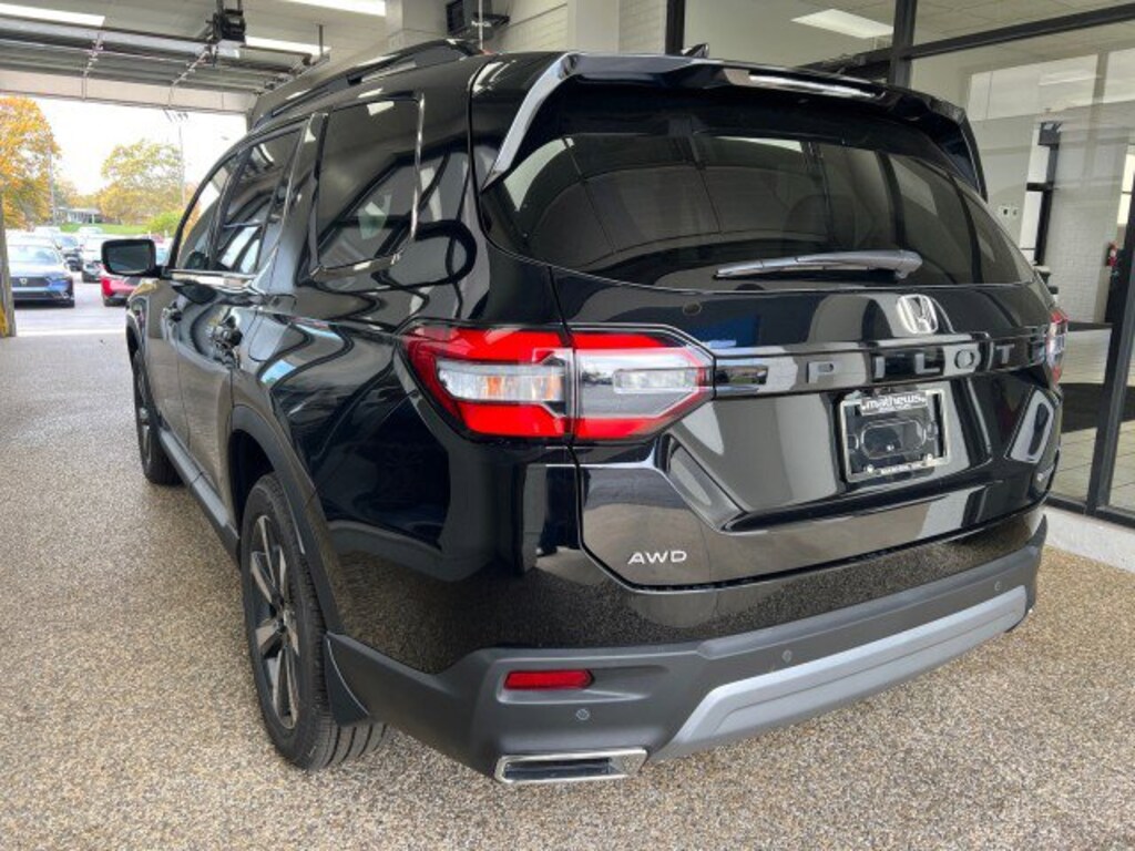 New 2025 Honda Pilot Touring SUV
