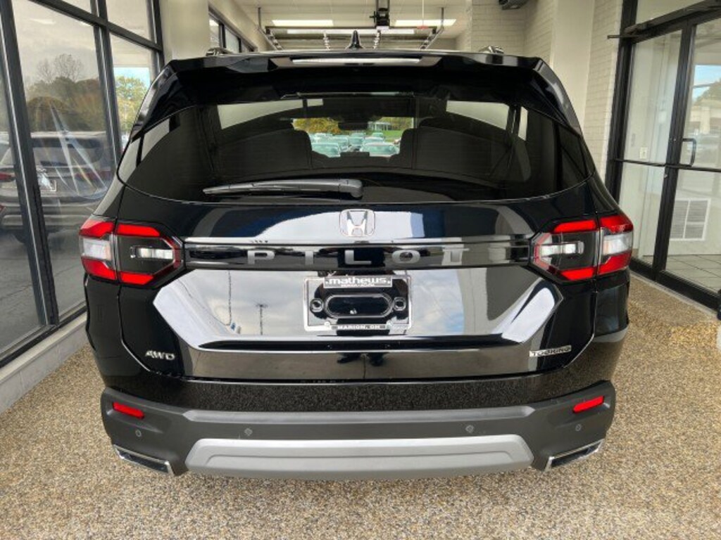 New 2025 Honda Pilot Touring SUV