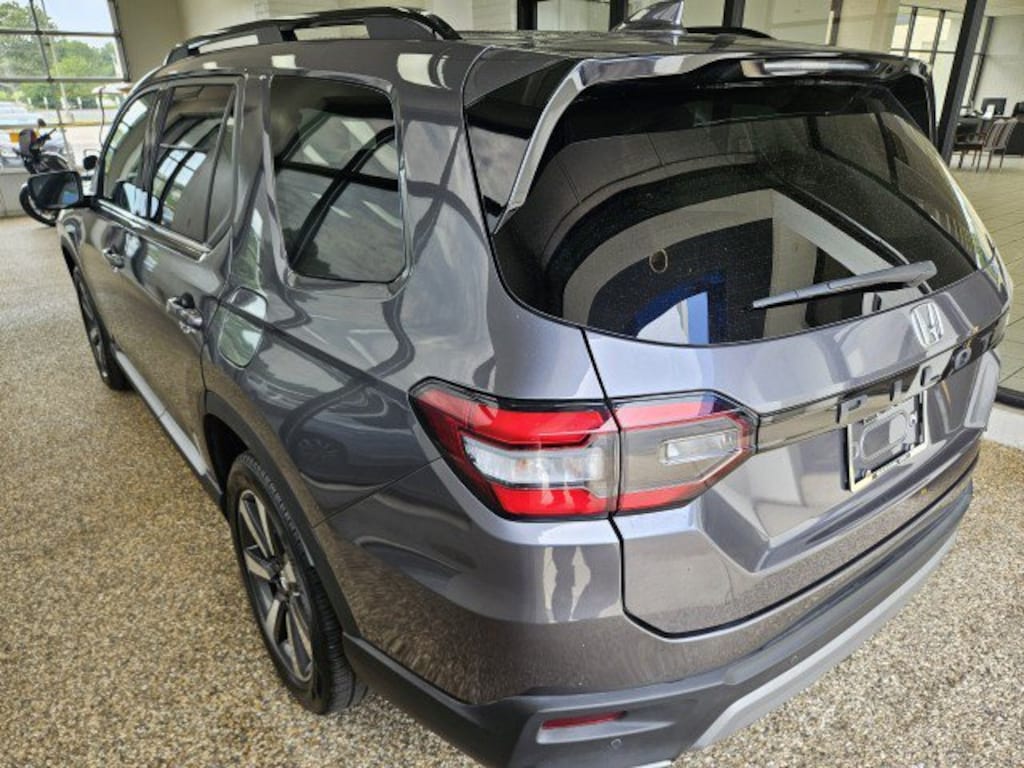 Used 2024 Honda Pilot Touring SUV