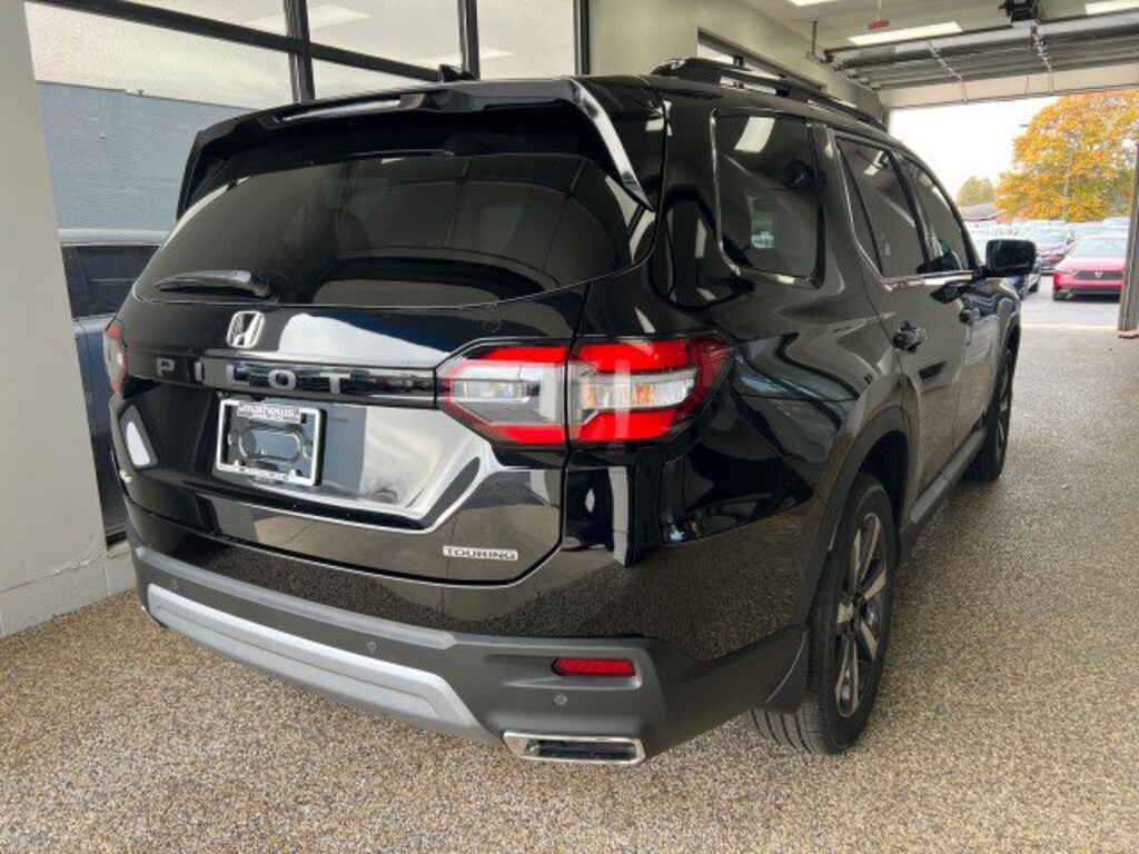 New 2025 Honda Pilot Touring SUV