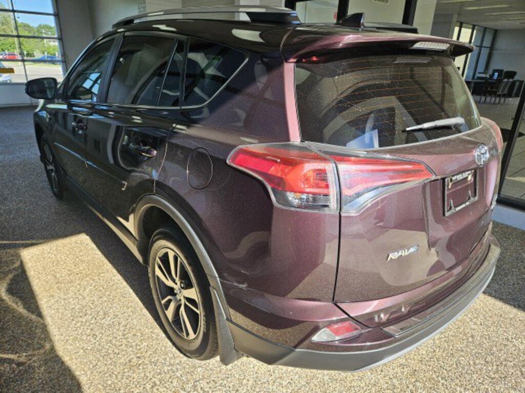 Used 2018 Toyota RAV4 XLE SUV