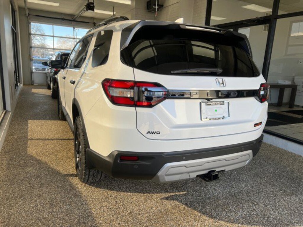 New 2025 Honda Pilot TrailSport SUV