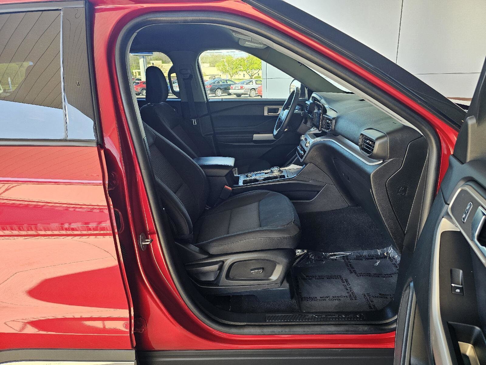 2023 Ford Explorer XLT - Photo 12
