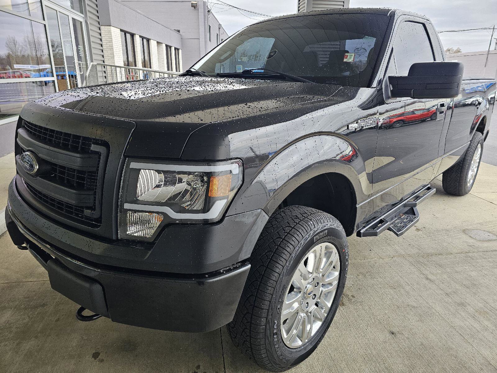 2013 Ford F-150 XL's photo