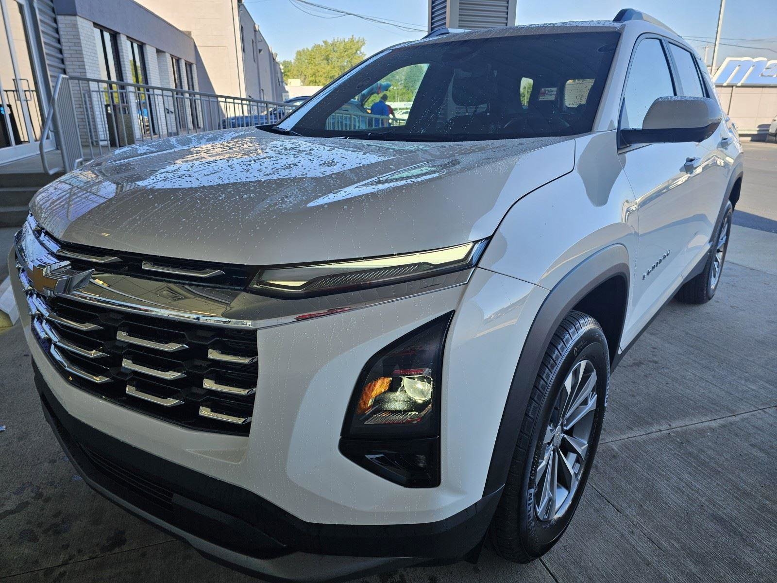 2025 Chevrolet Equinox LT's photo