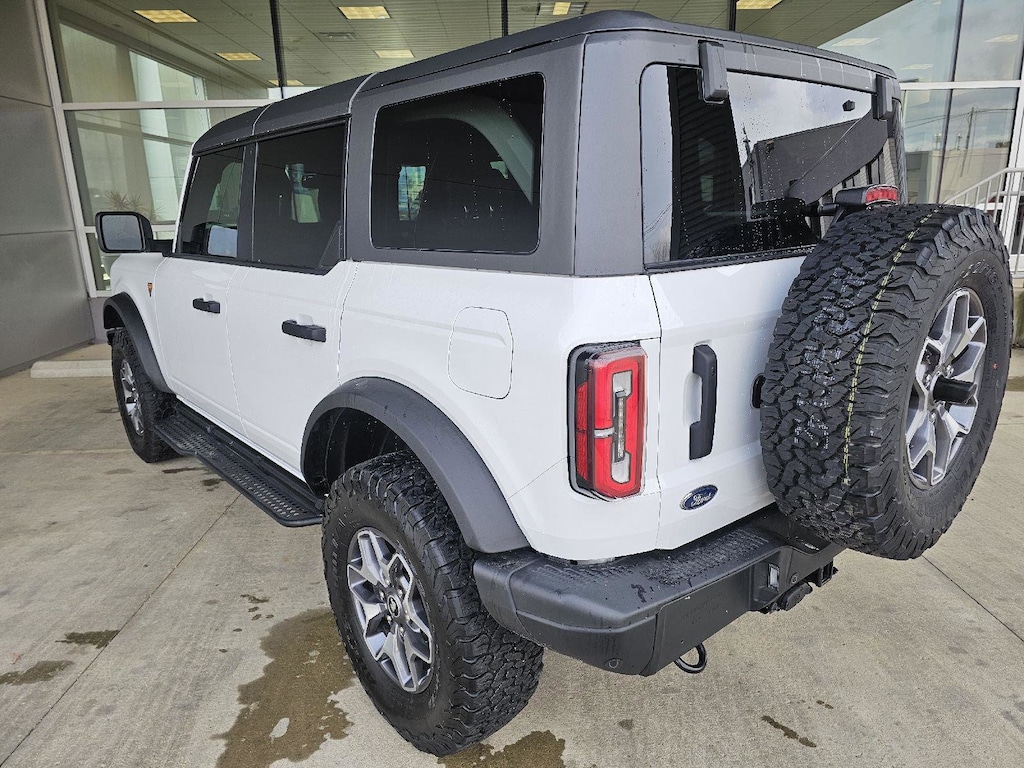 Used 2024 Ford Bronco Badlands SUV