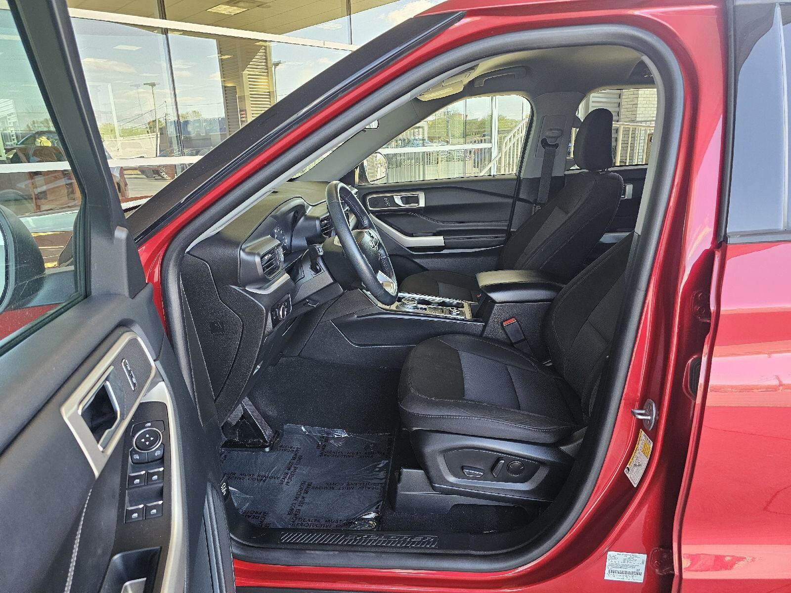 2023 Ford Explorer XLT - Photo 19