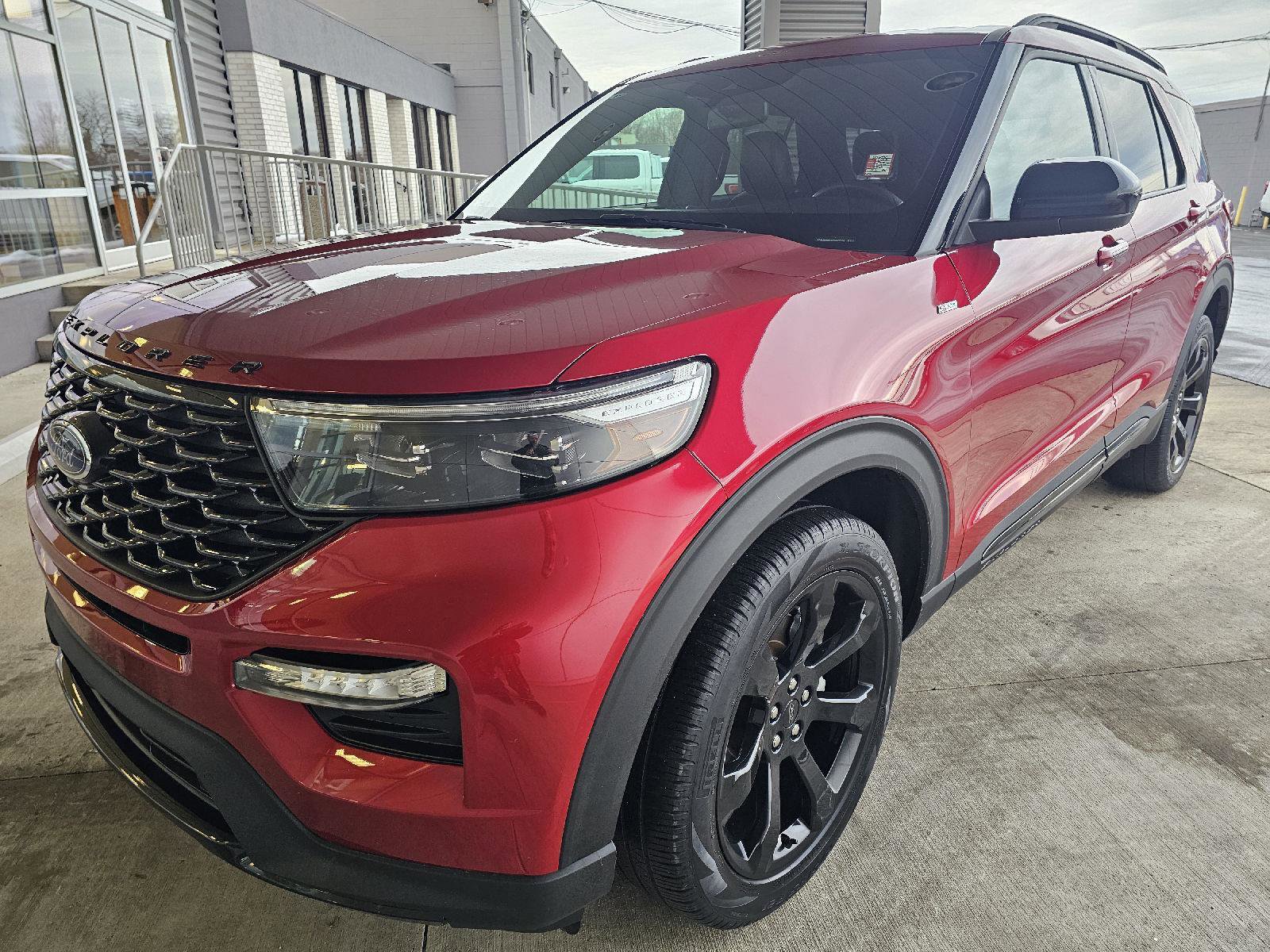 2023 Ford Explorer ST-LINE's photo