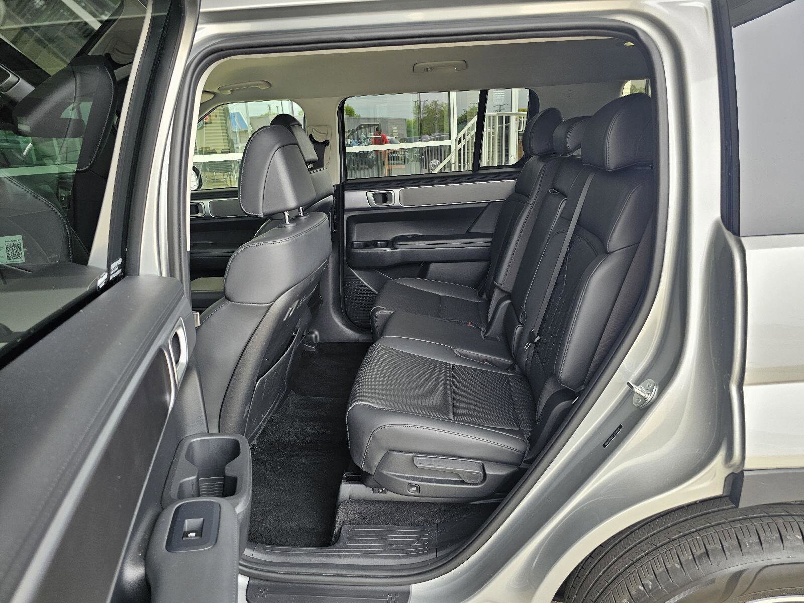 2025 Hyundai Santa Fe SEL - Photo 17