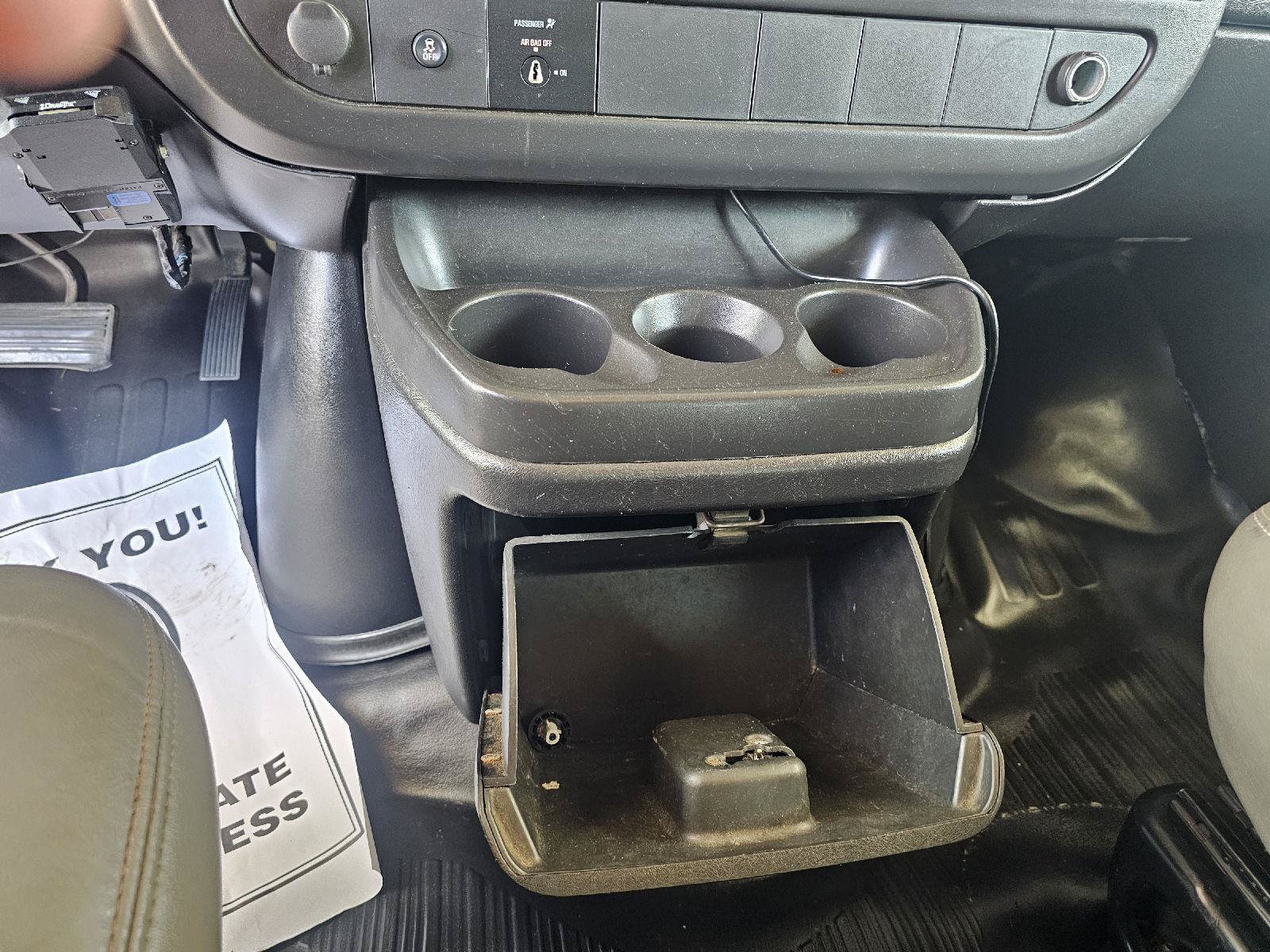 2012 Chevrolet Express LS - Photo 23