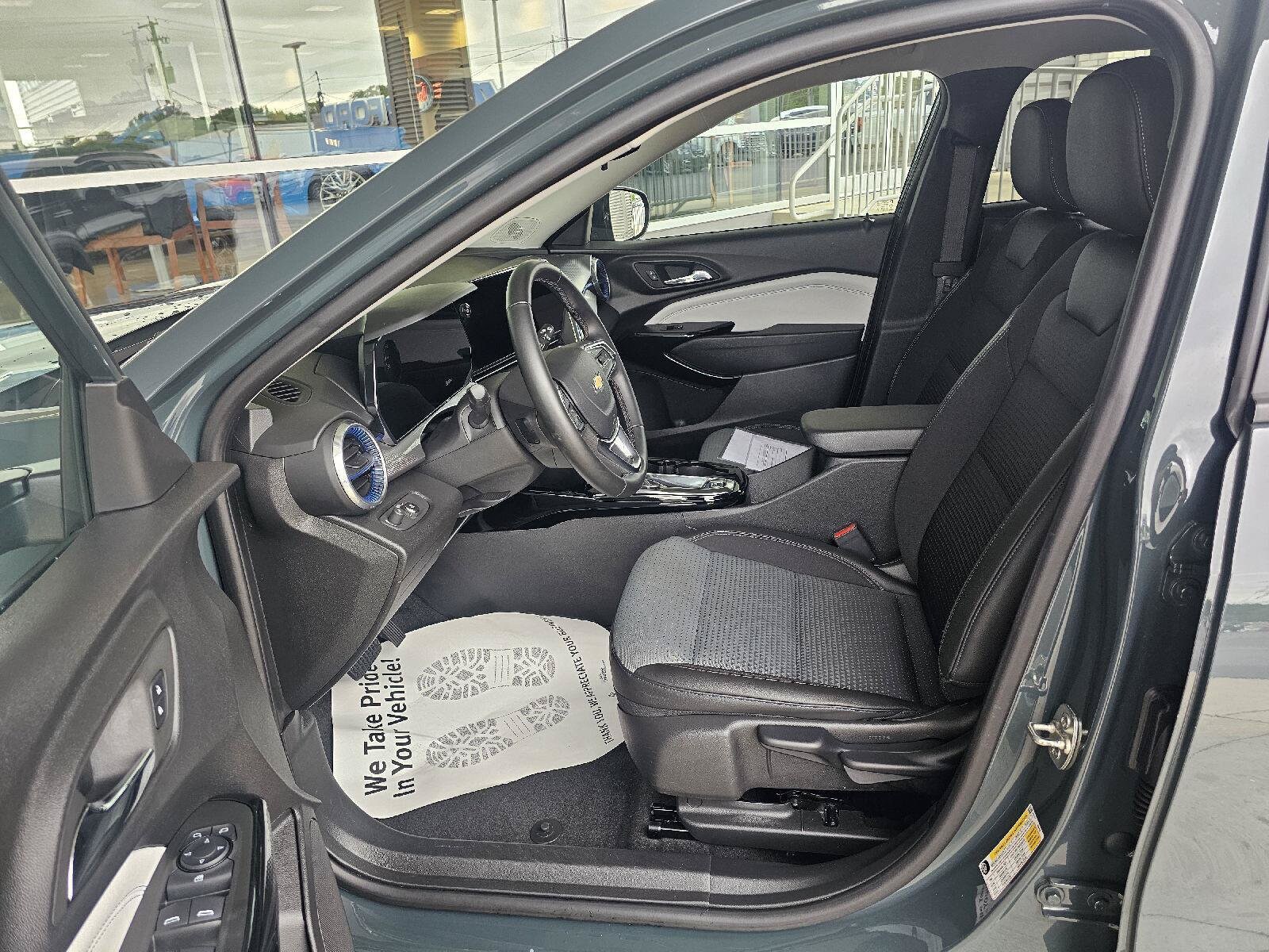 2025 Chevrolet Trax LT - Photo 19