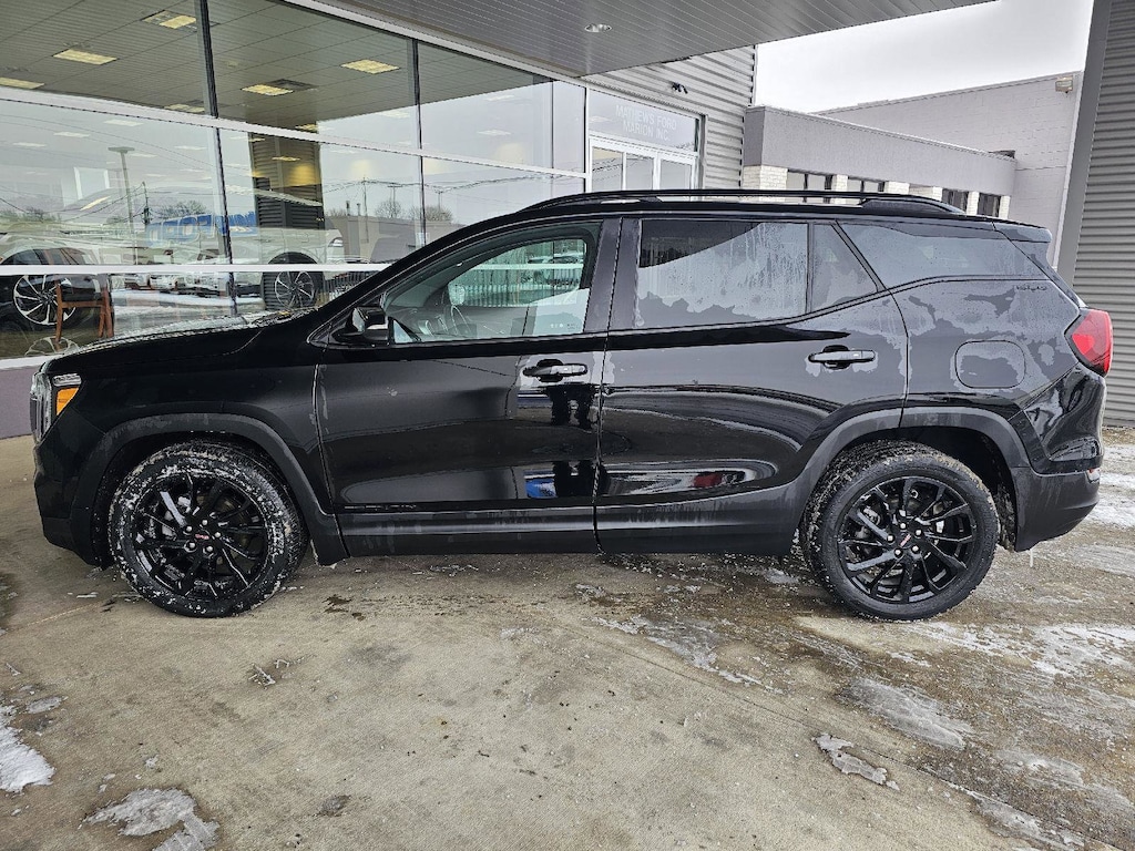 Used 2024 GMC Terrain SLE SUV