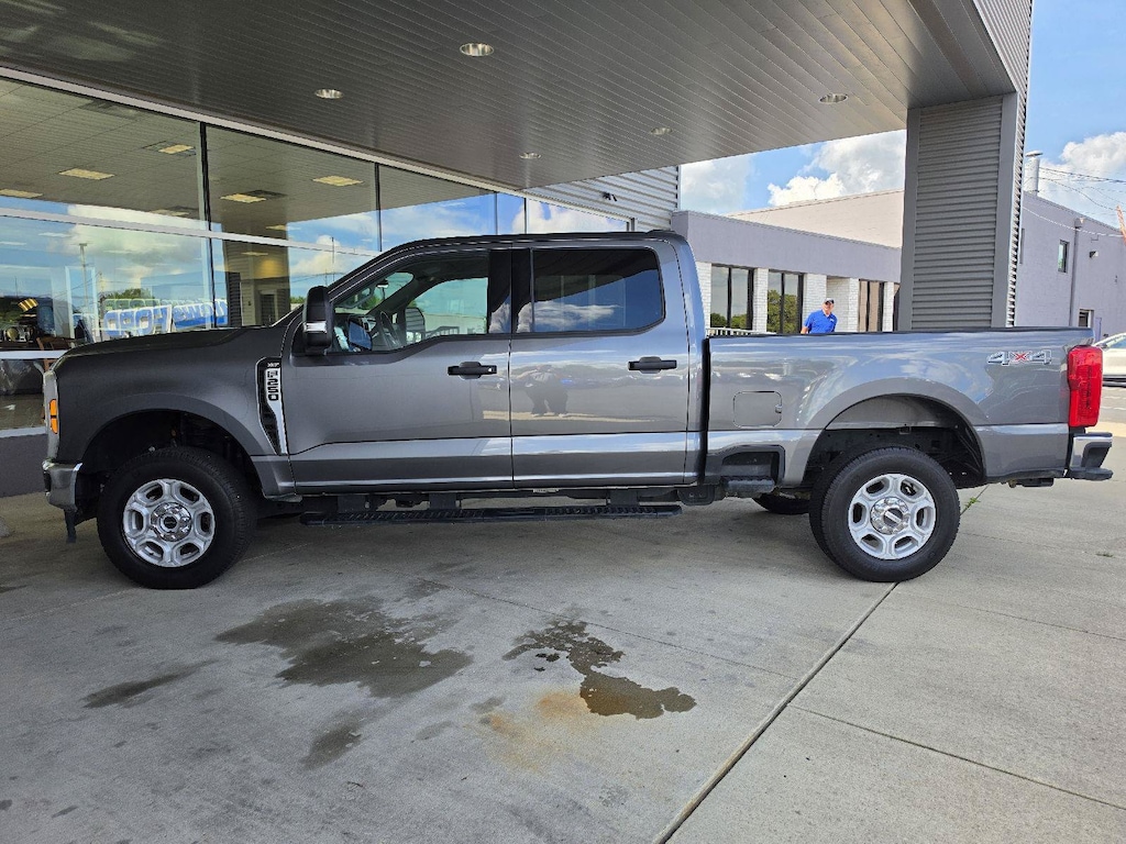Used 2025 Ford F-250 Truck Crew Cab
