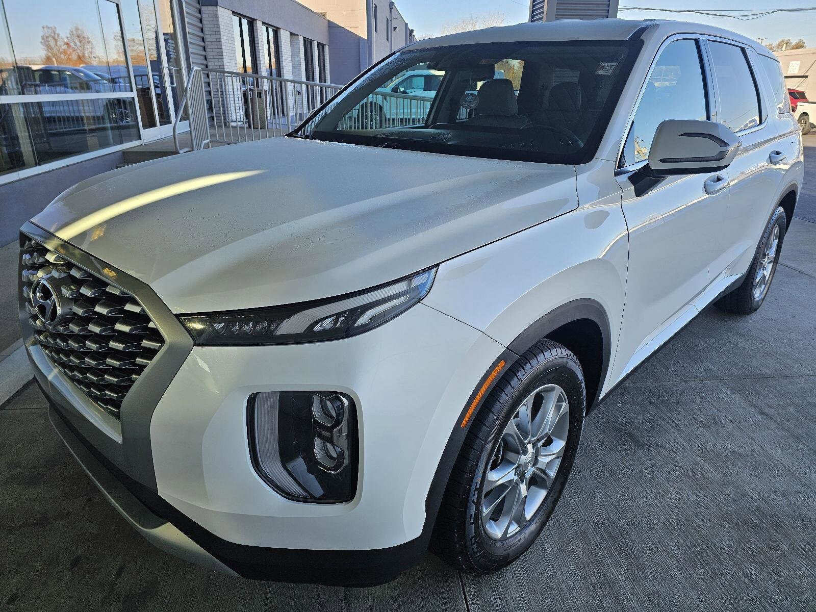 2022 Hyundai Palisade SE's photo