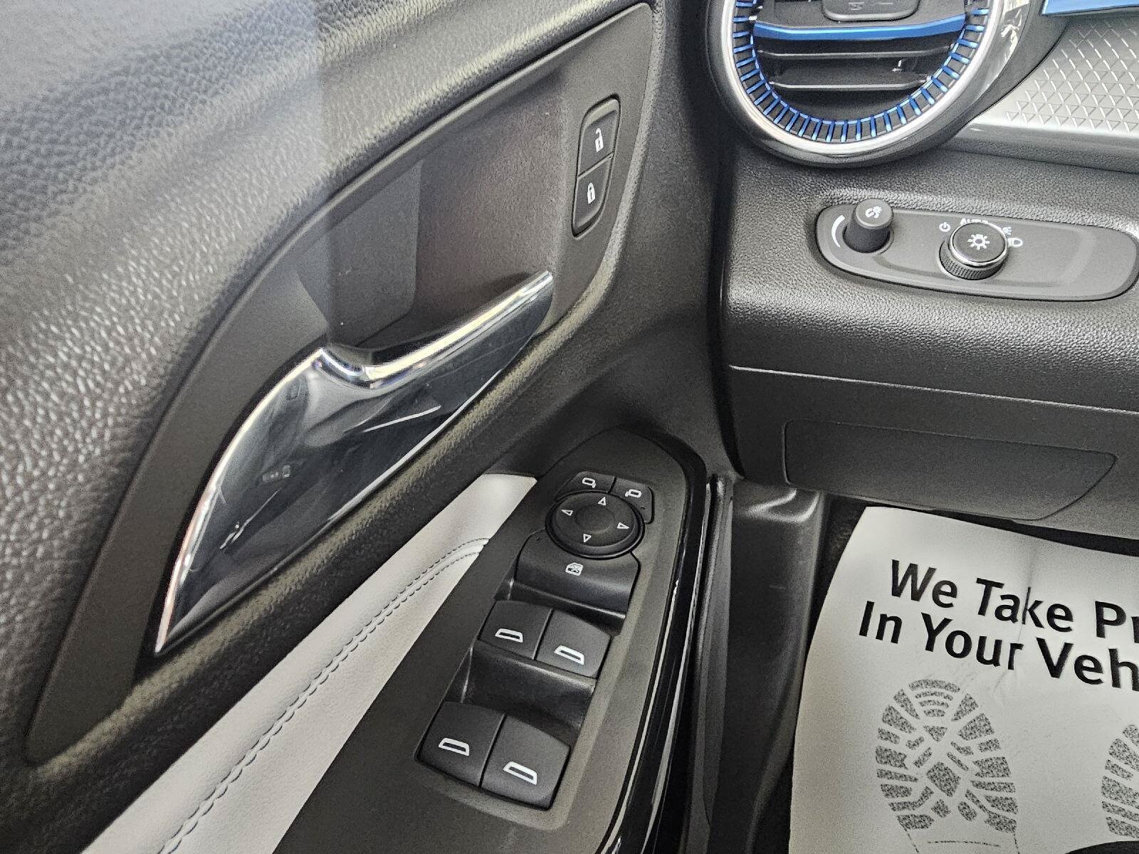 2025 Chevrolet Trax LT - Photo 24