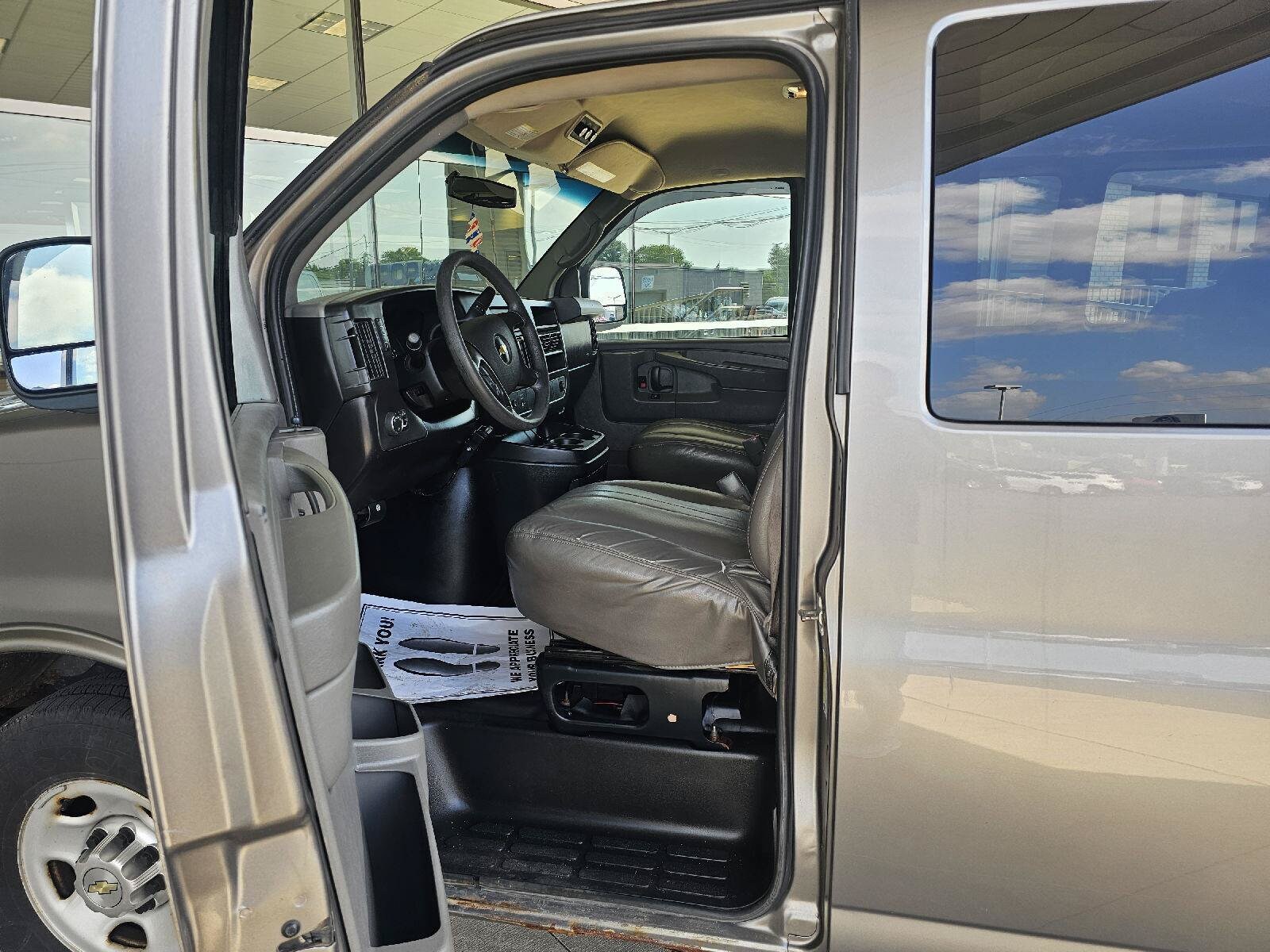 2012 Chevrolet Express LS - Photo 17