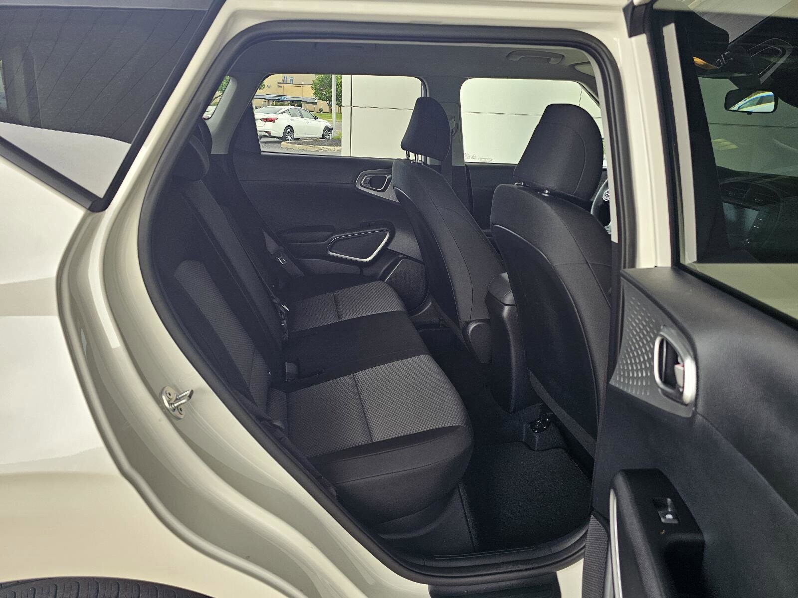 2025 Kia Soul LX - Photo 14
