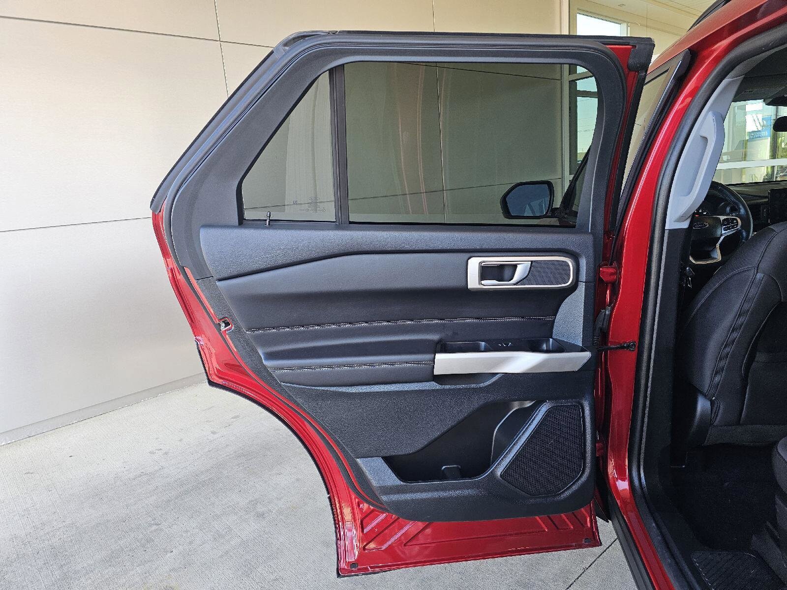 2023 Ford Explorer XLT - Photo 16