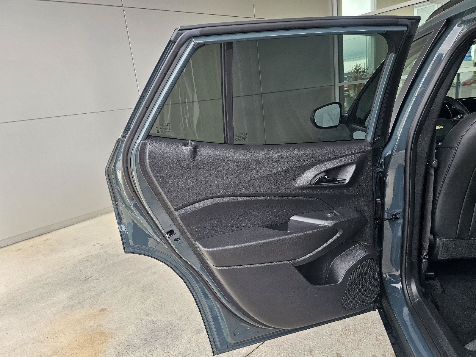 2025 Chevrolet Trax LT - Photo 16