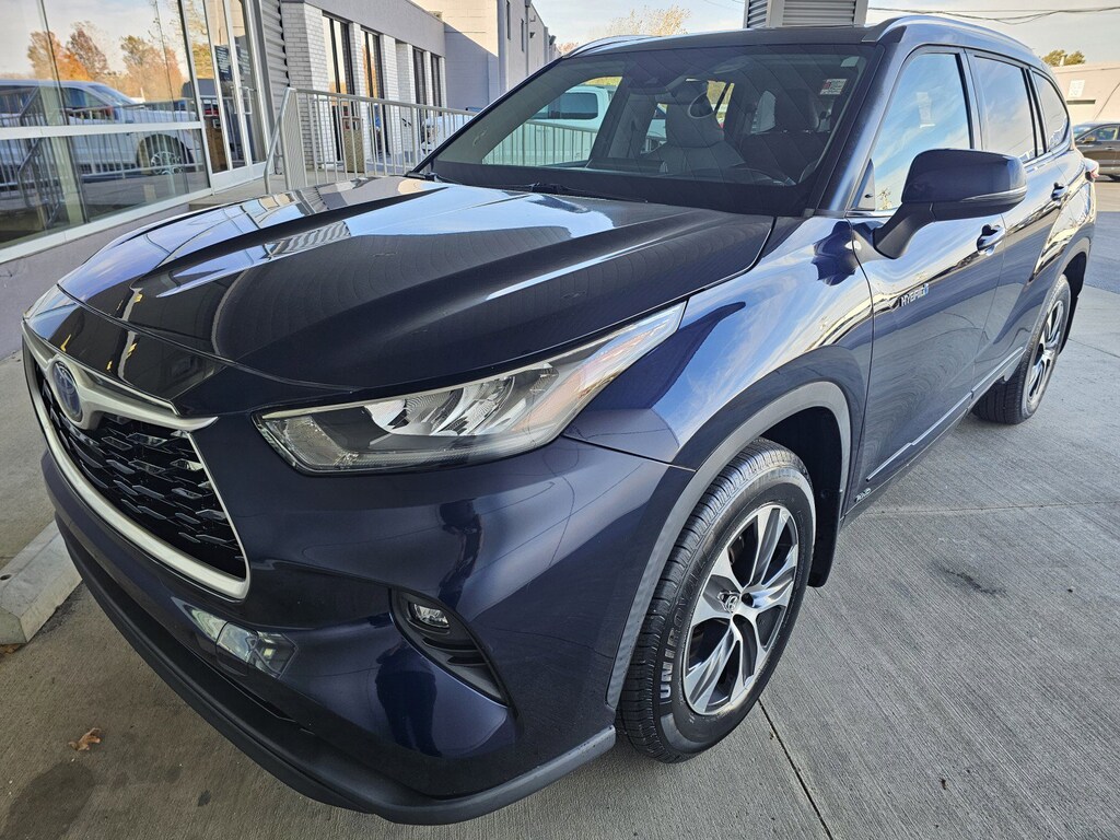 Used 2020 Toyota Highlander Hybrid XLE SUV