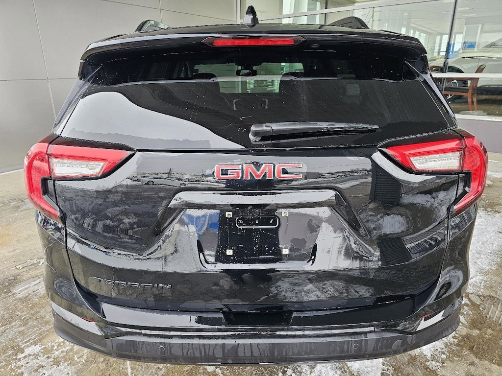 Used 2024 GMC Terrain SLE SUV