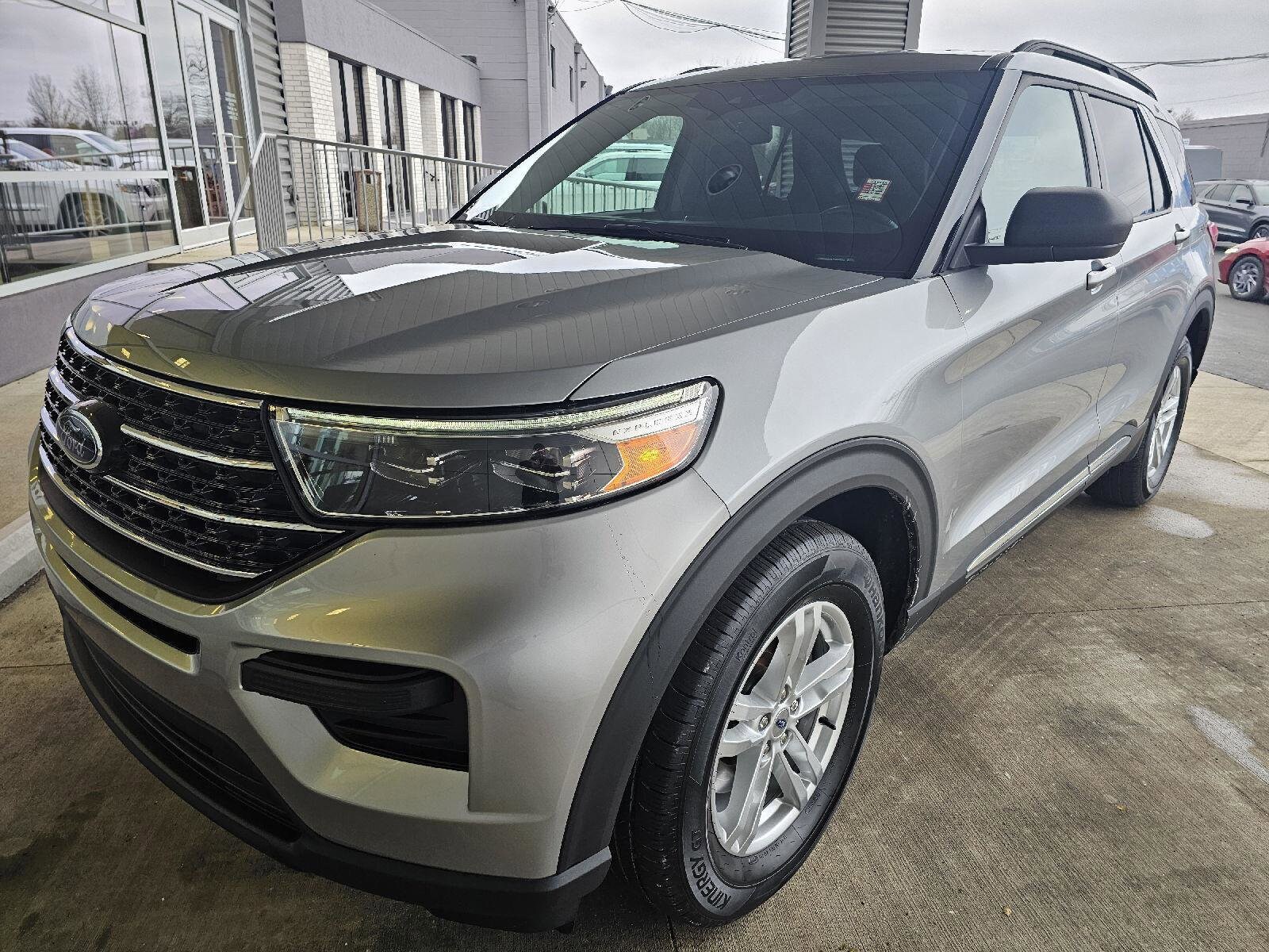 2023 Ford Explorer XLT's photo