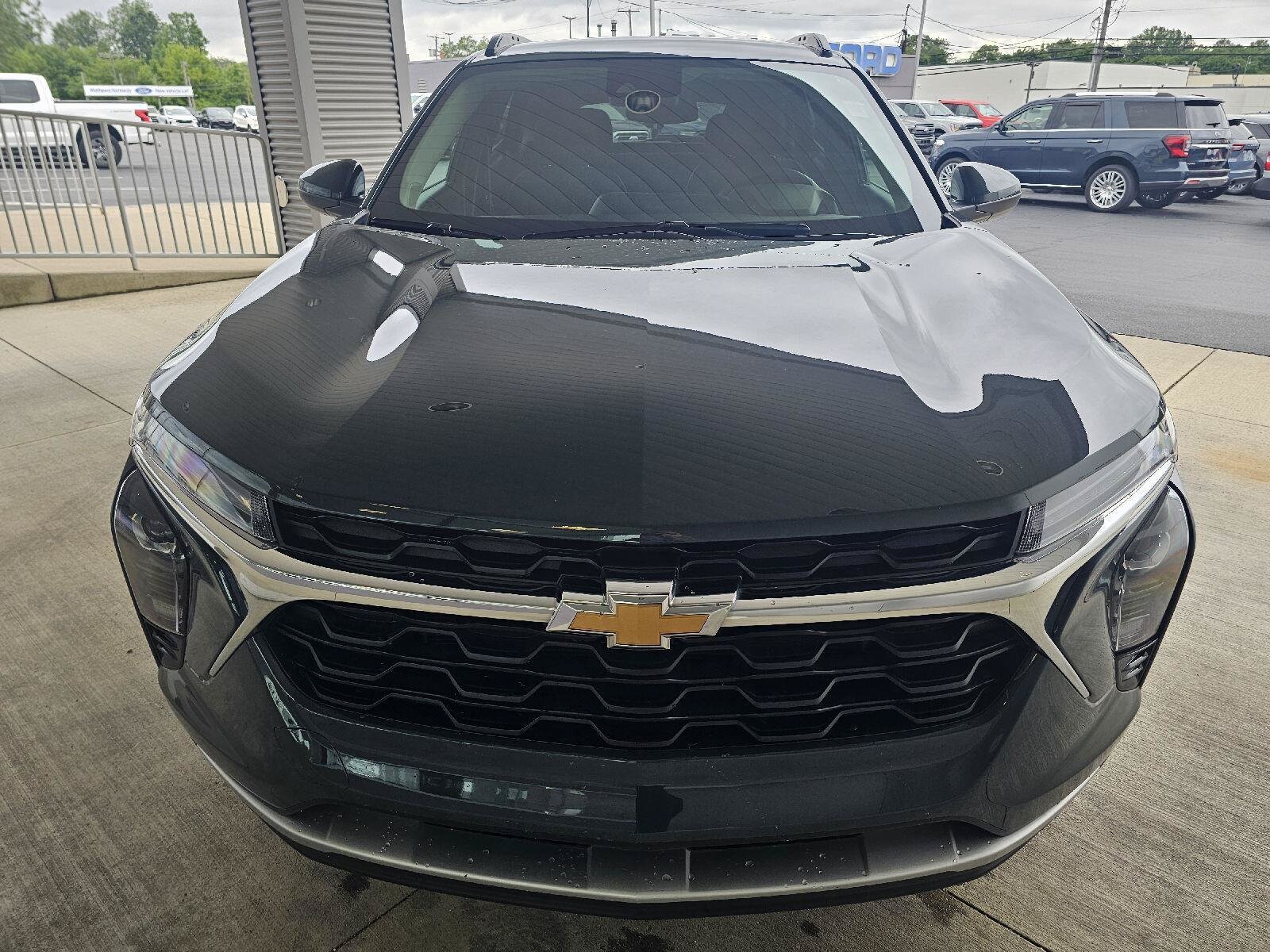 2025 Chevrolet Trax LT - Photo 8
