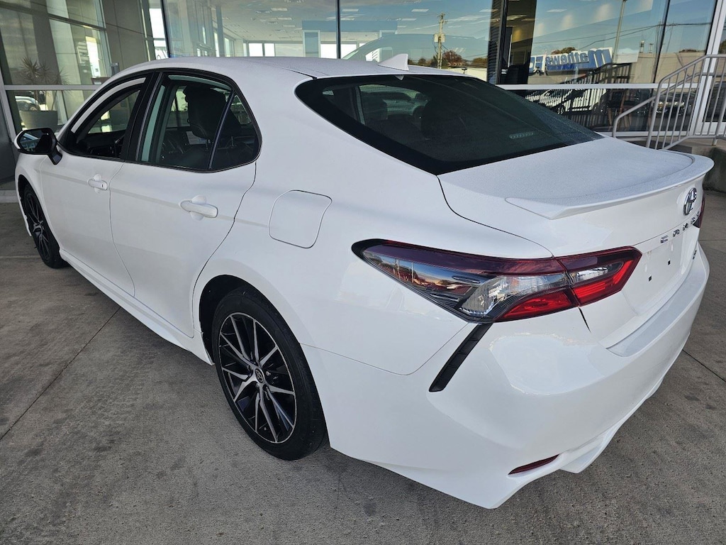 Used 2021 Toyota Camry SE Sedan
