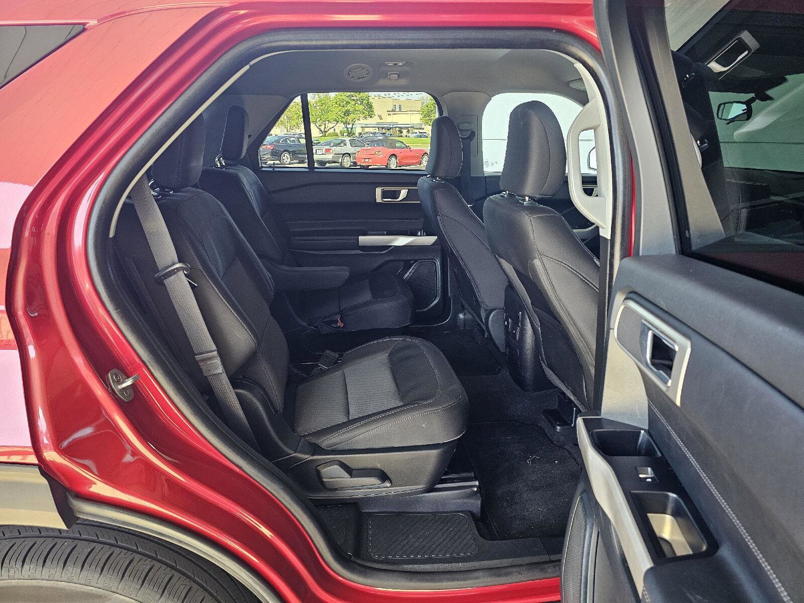 2023 Ford Explorer XLT - Photo 14