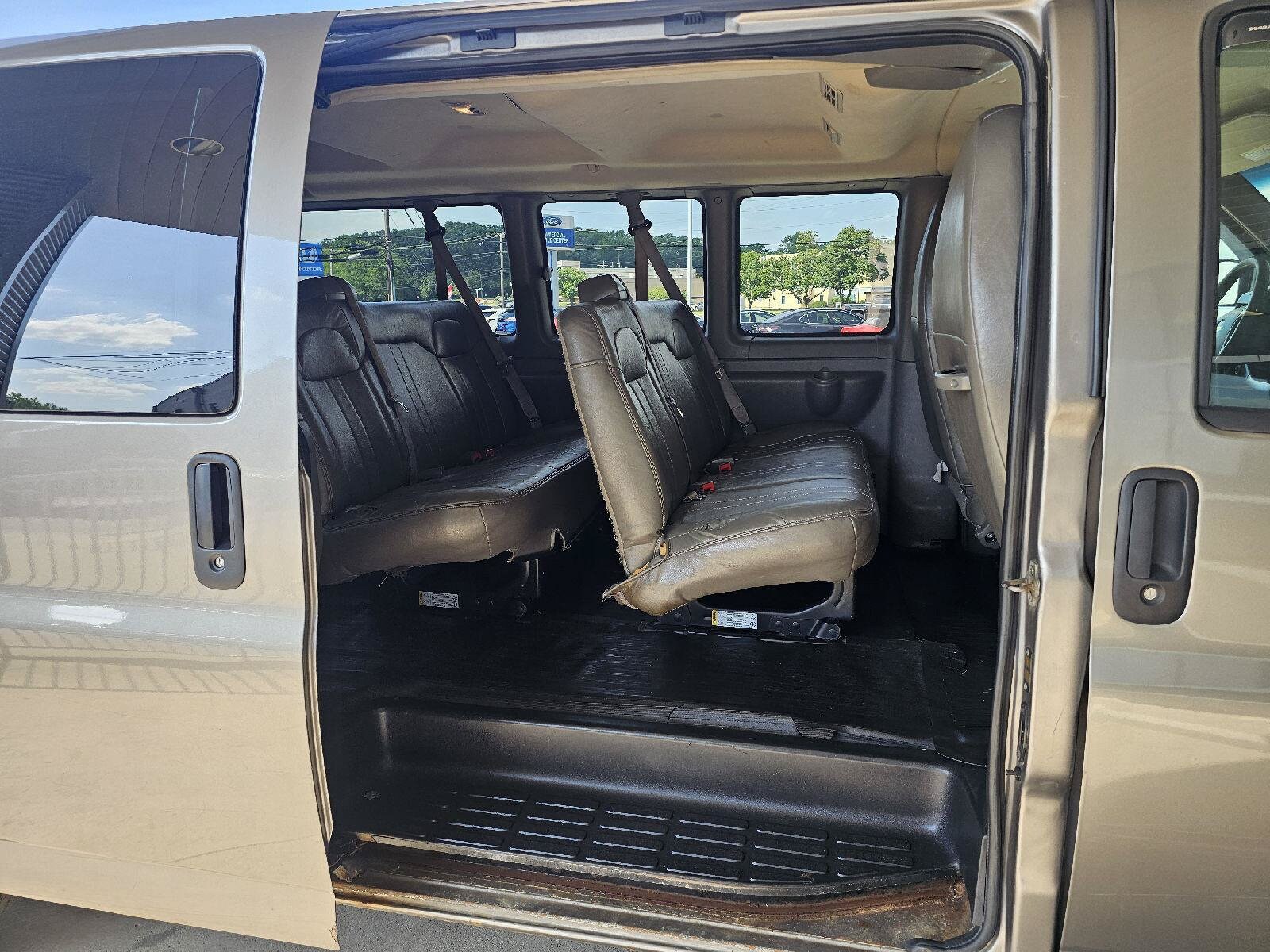 2012 Chevrolet Express LS - Photo 13
