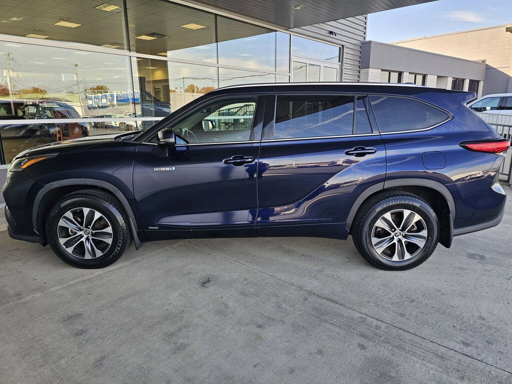 Used 2020 Toyota Highlander Hybrid XLE SUV